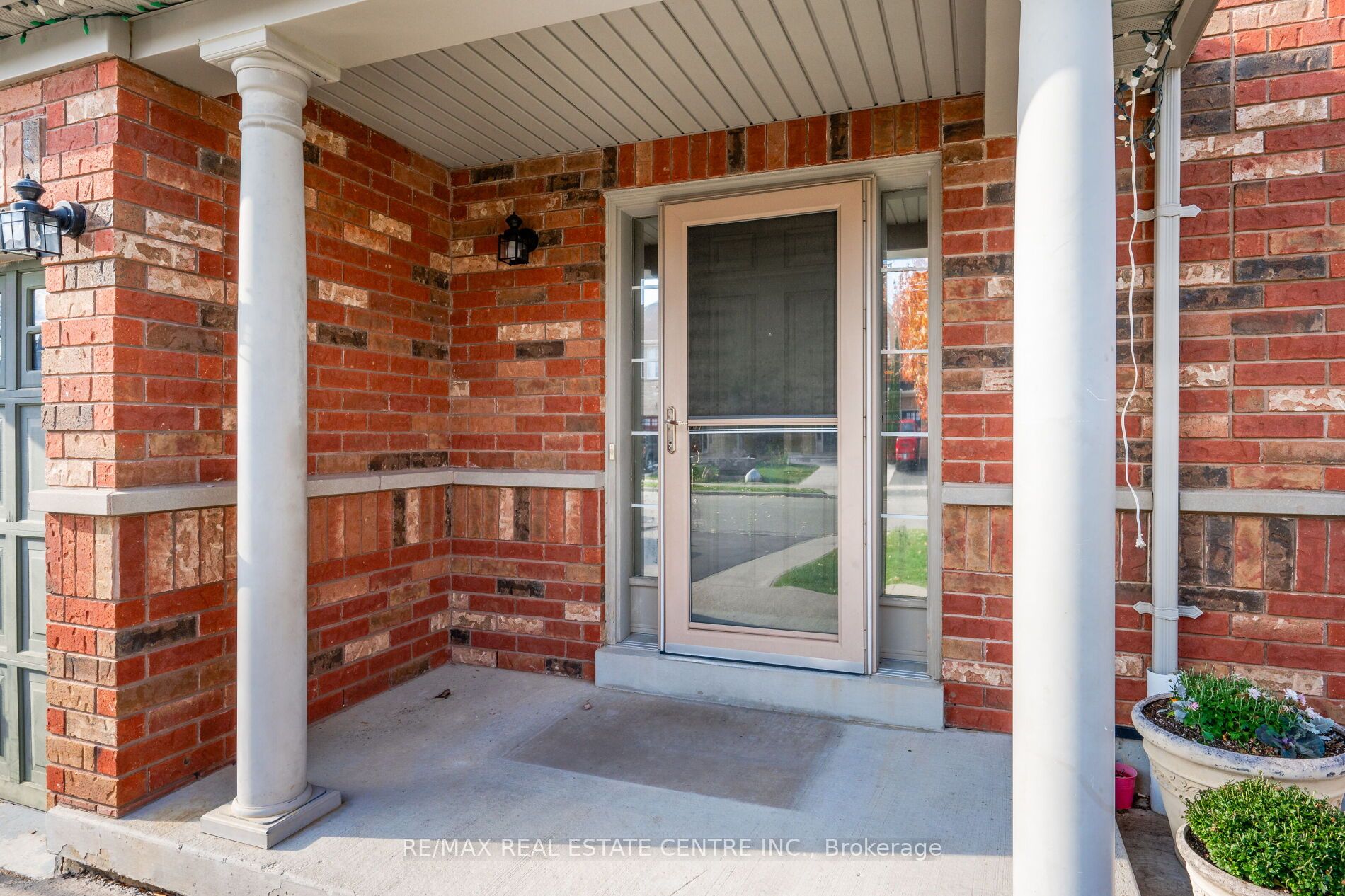 37 Hollingsworth Circle