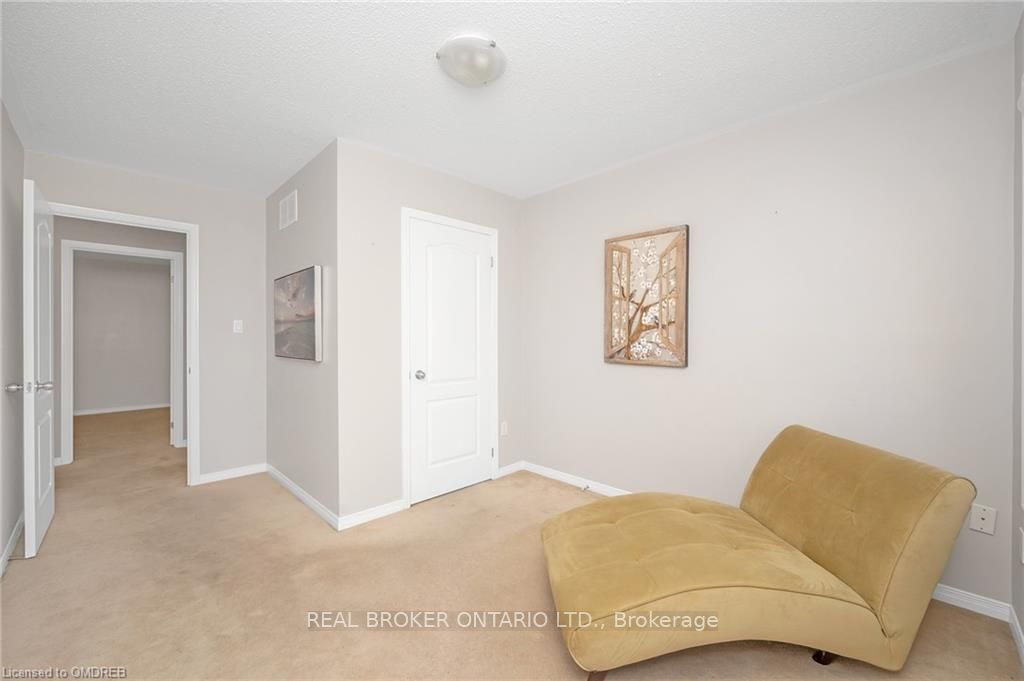 2493 Newcastle Crescent