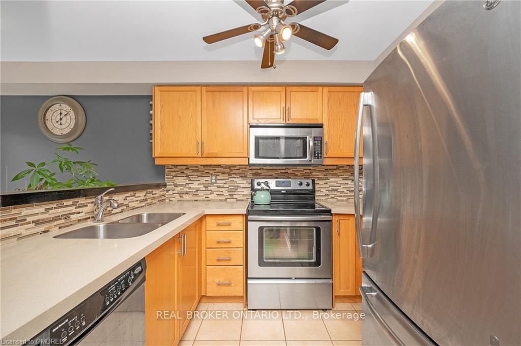 2493 Newcastle Crescent