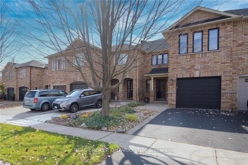 2493 Newcastle Crescent