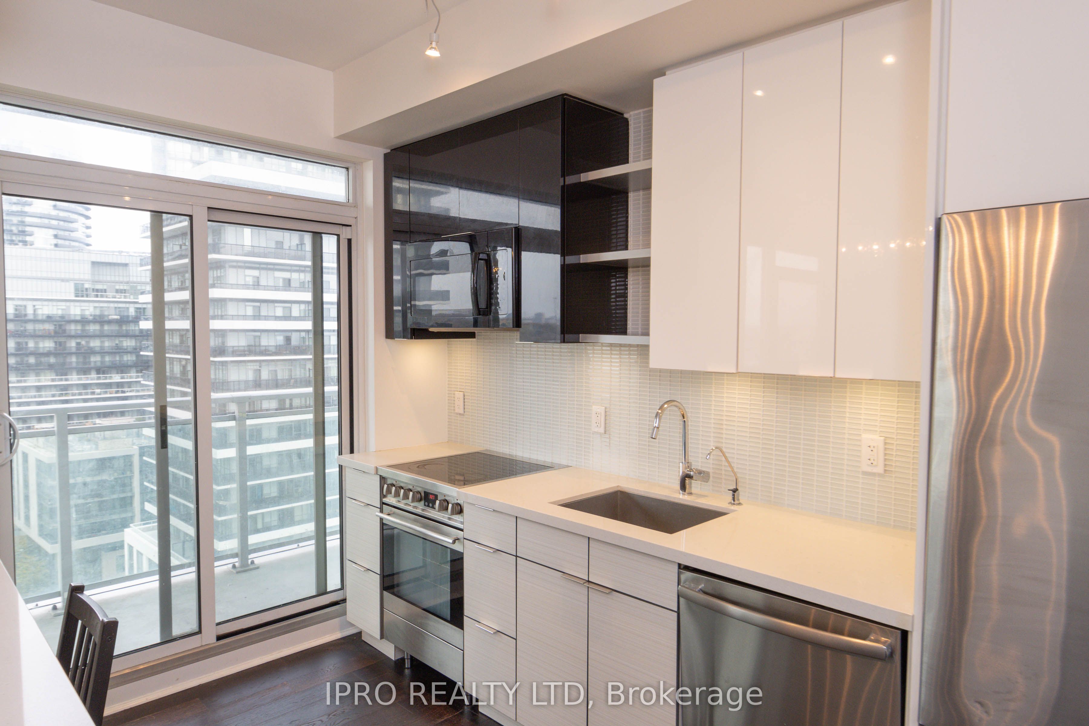 33 Shore Breeze Drive #1208