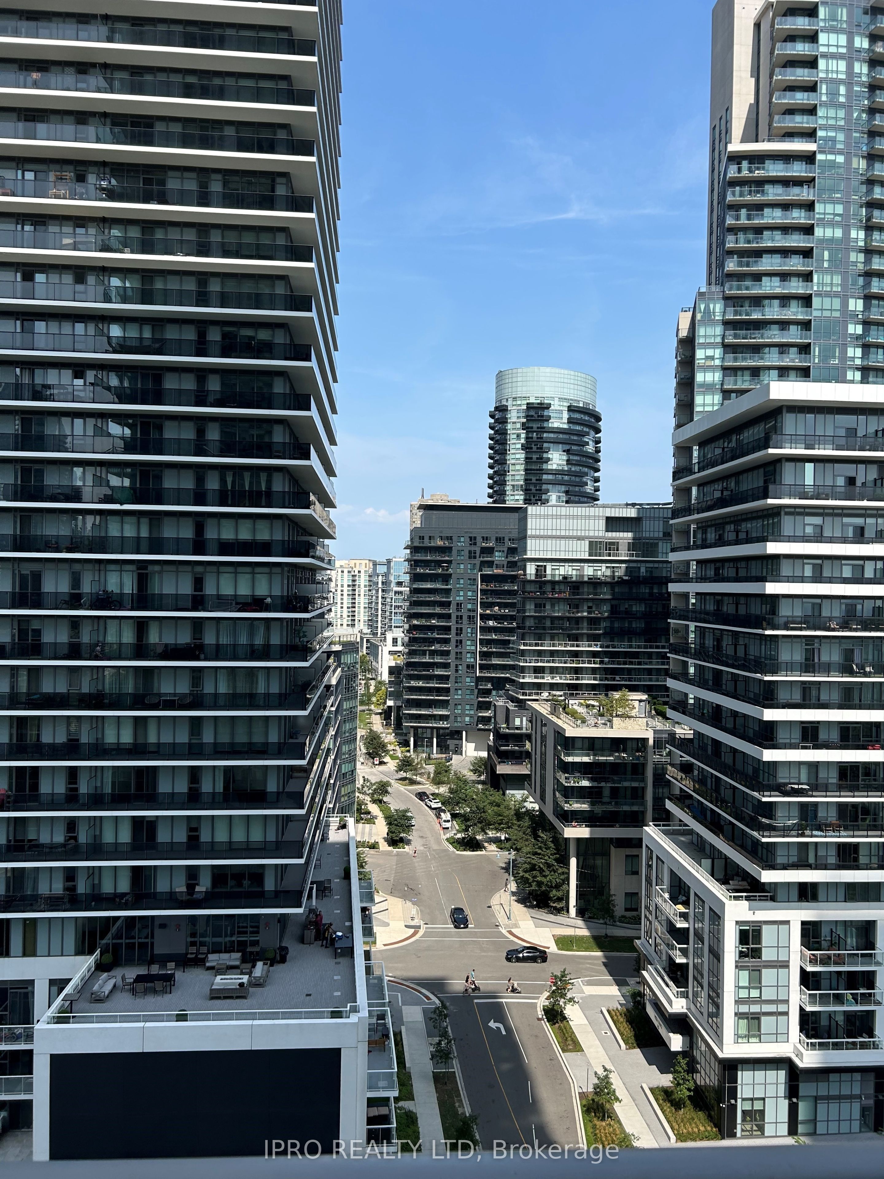 33 Shore Breeze Drive #1208