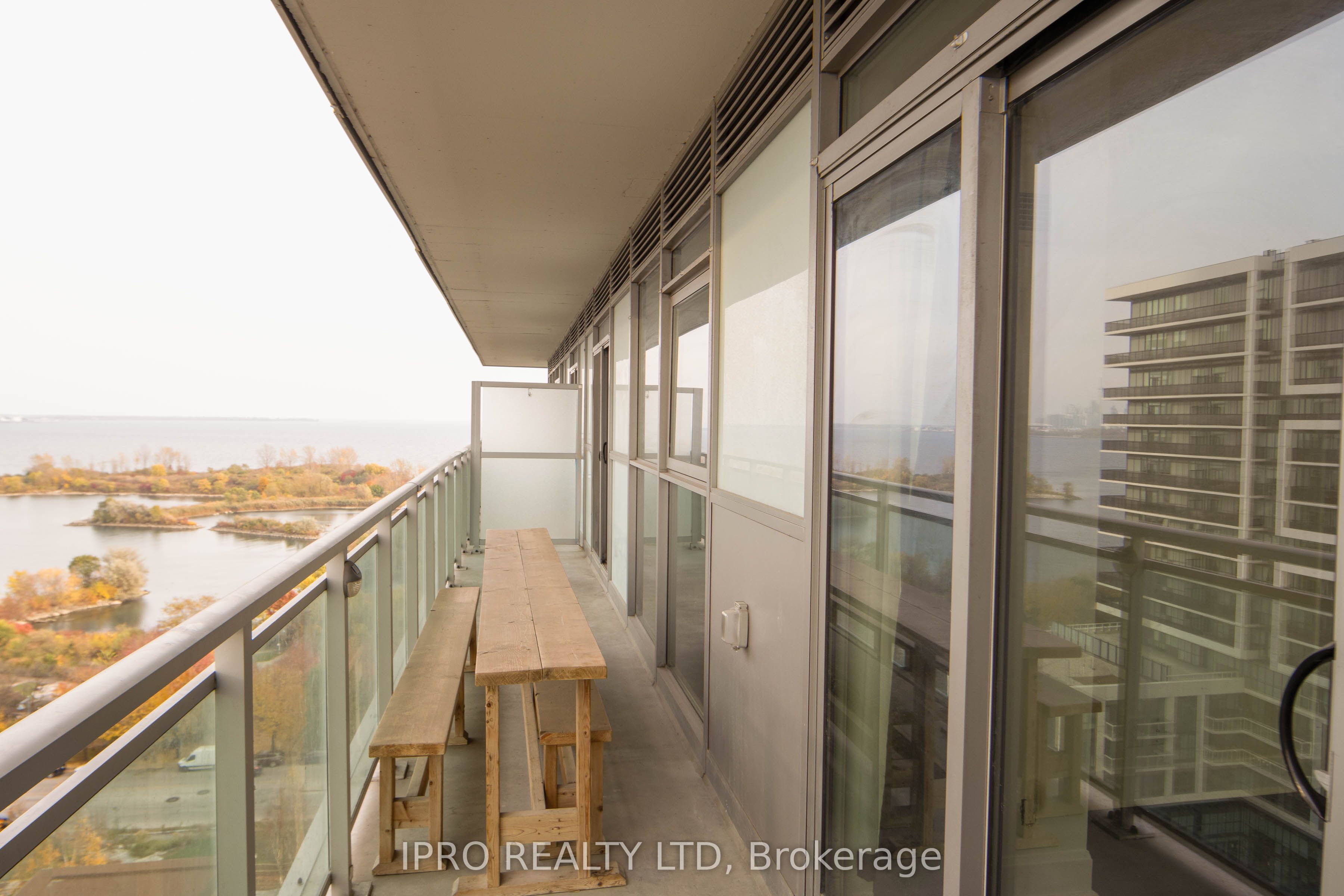 33 Shore Breeze Drive #1208