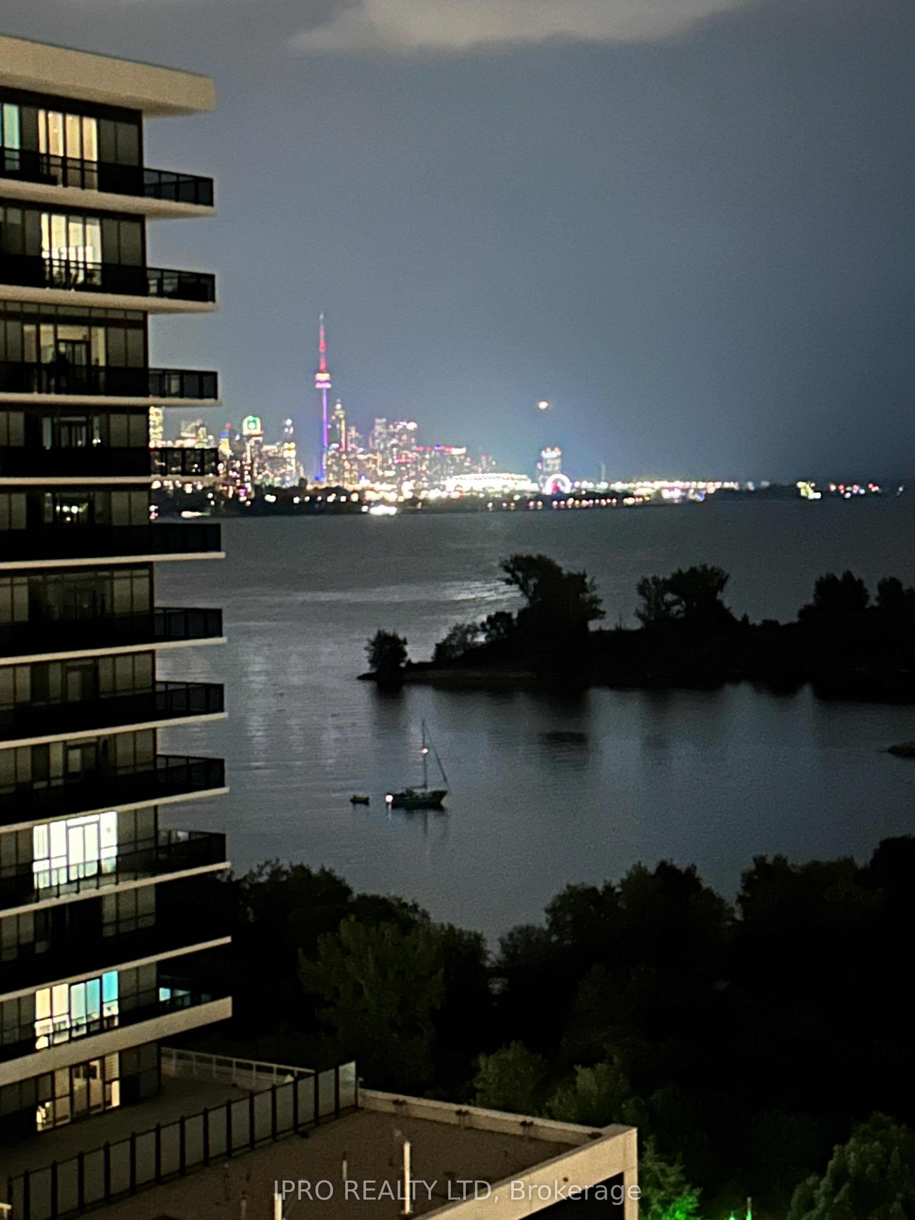 33 Shore Breeze Drive #1208