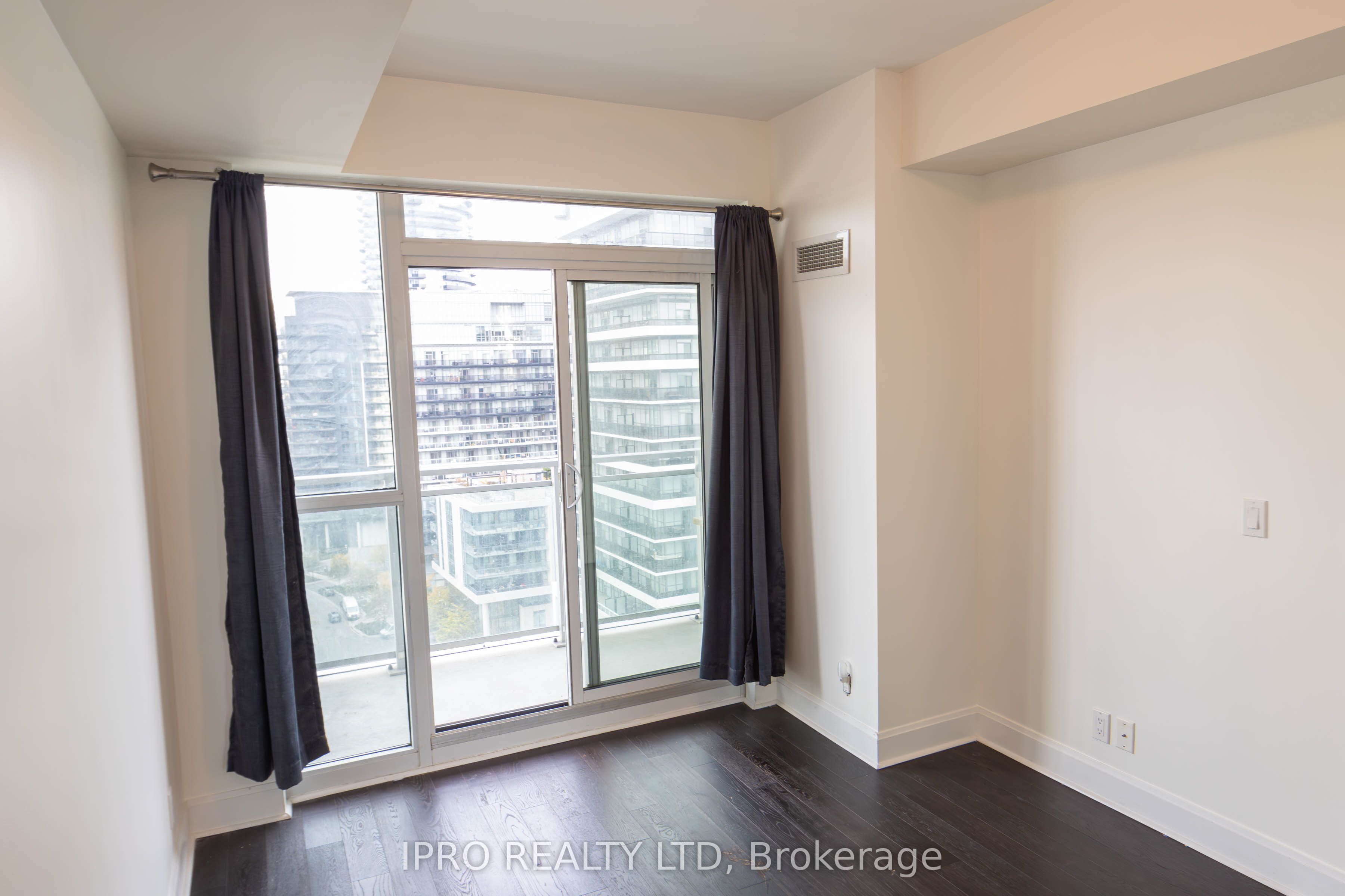 33 Shore Breeze Drive #1208