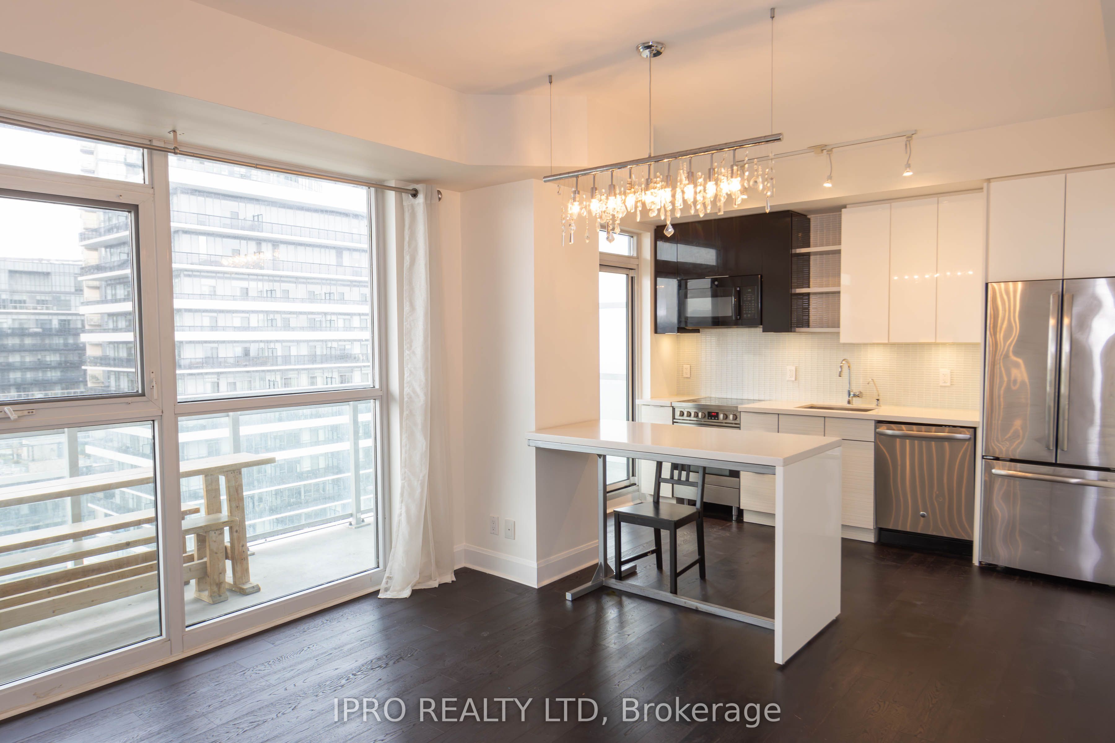33 Shore Breeze Drive #1208