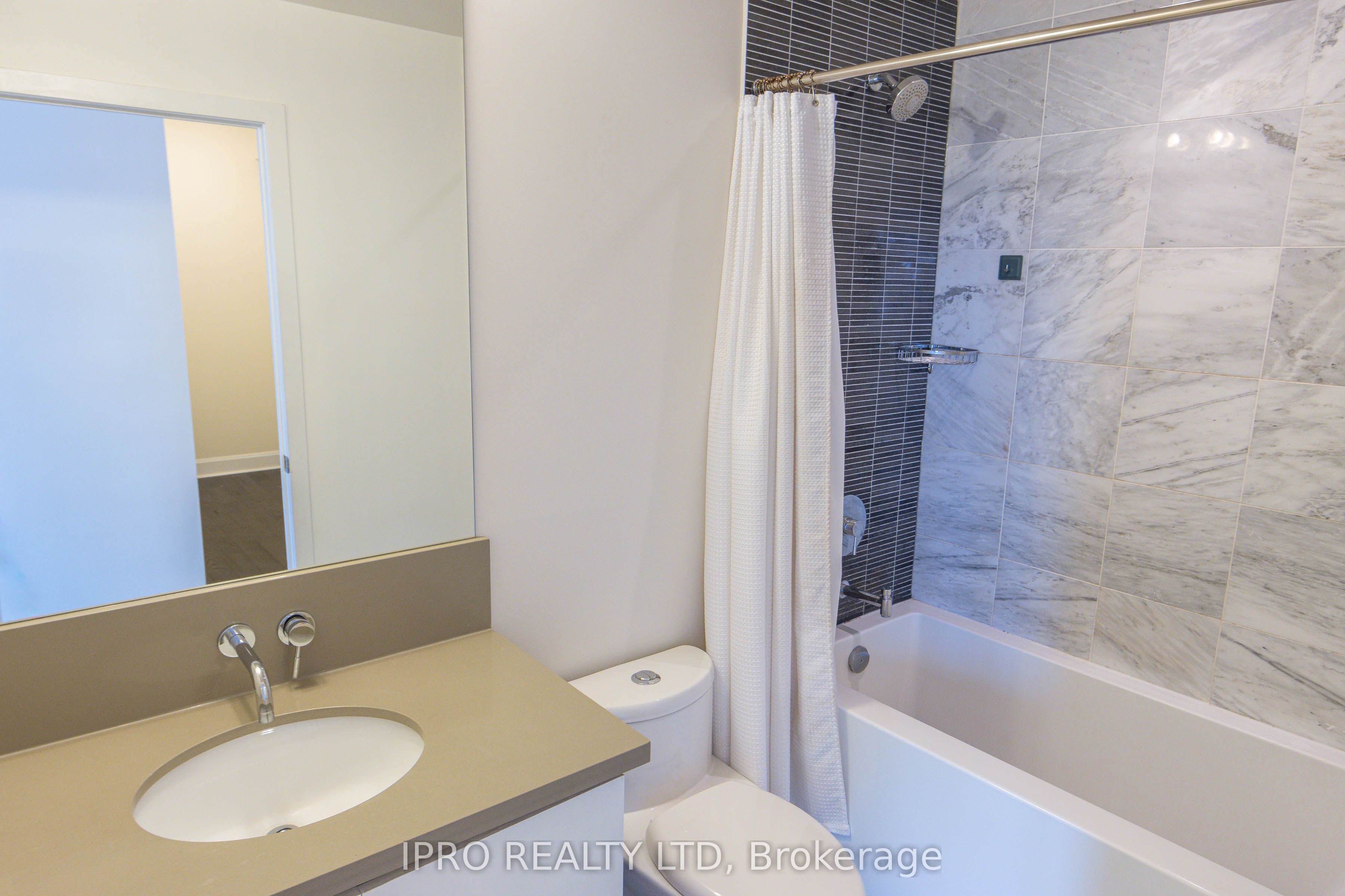 33 Shore Breeze Drive #1208