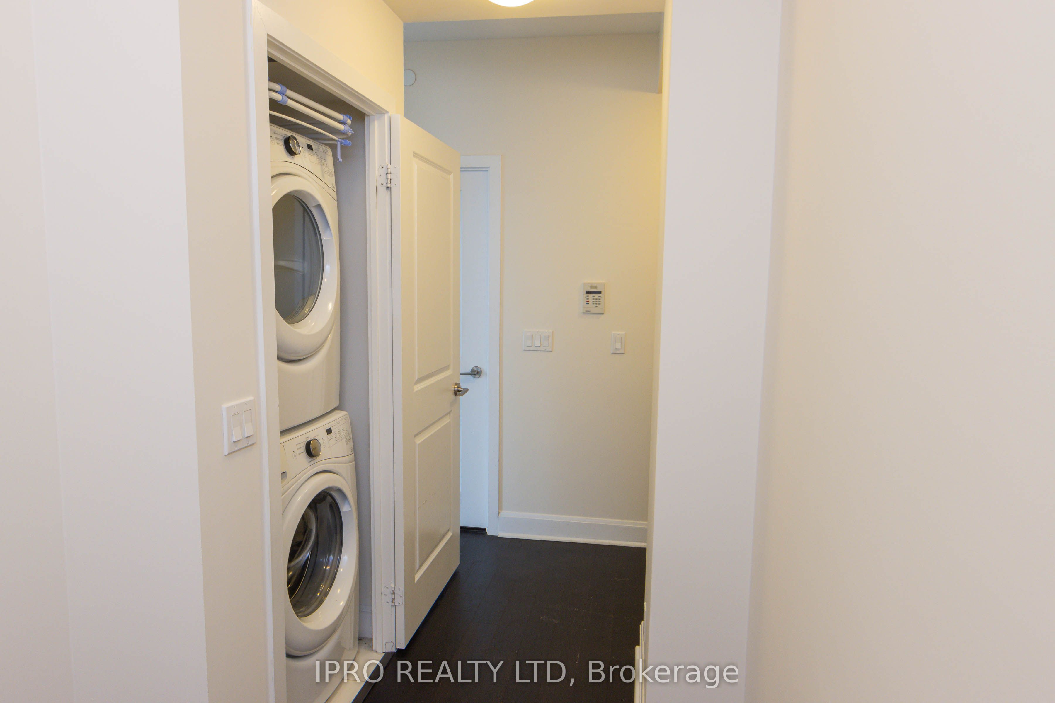 33 Shore Breeze Drive #1208