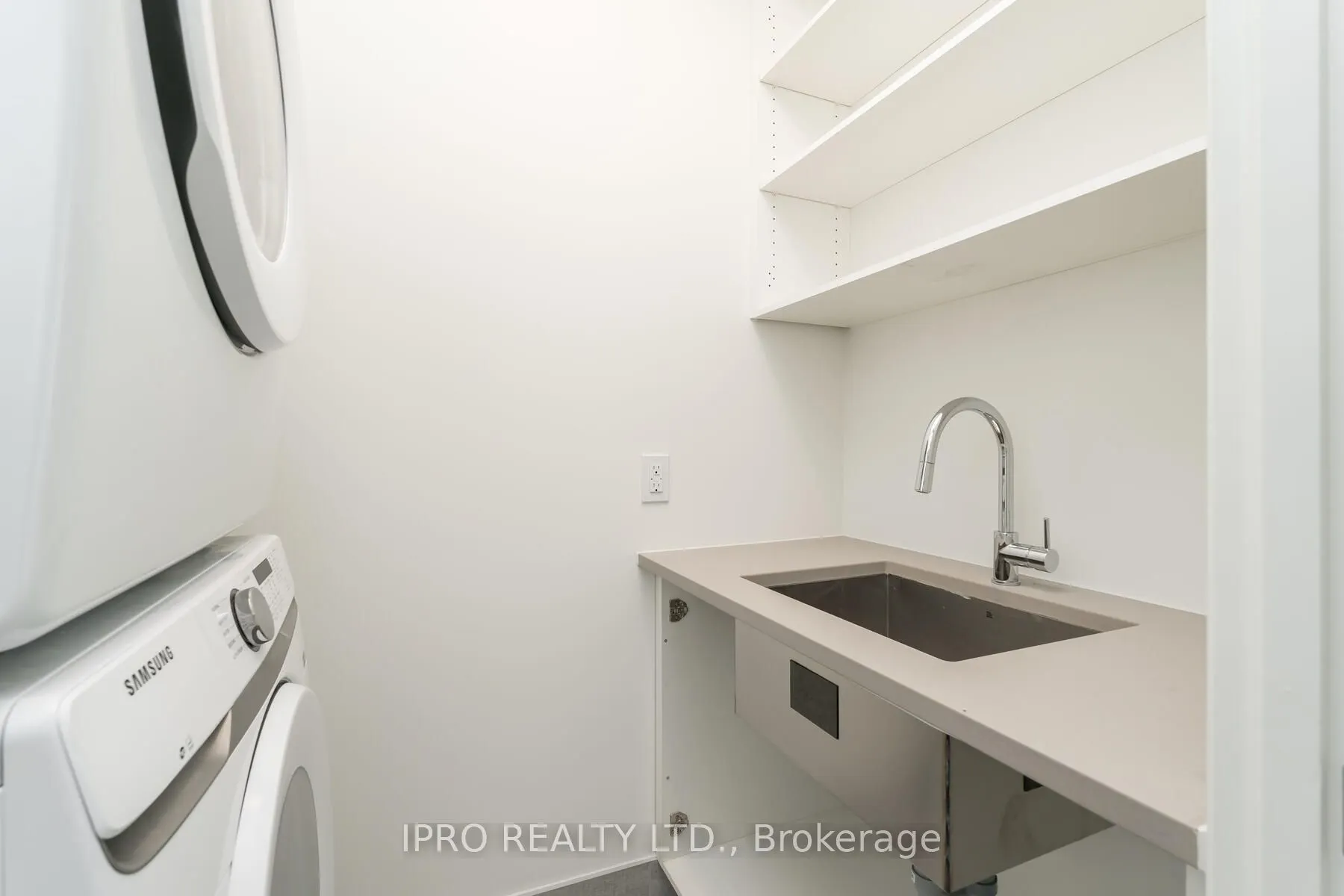 42 Mill Street #209