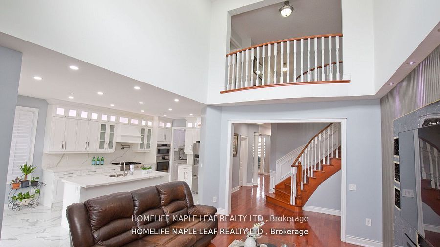 44 Eaglesprings Crescent