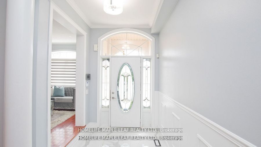 44 Eaglesprings Crescent