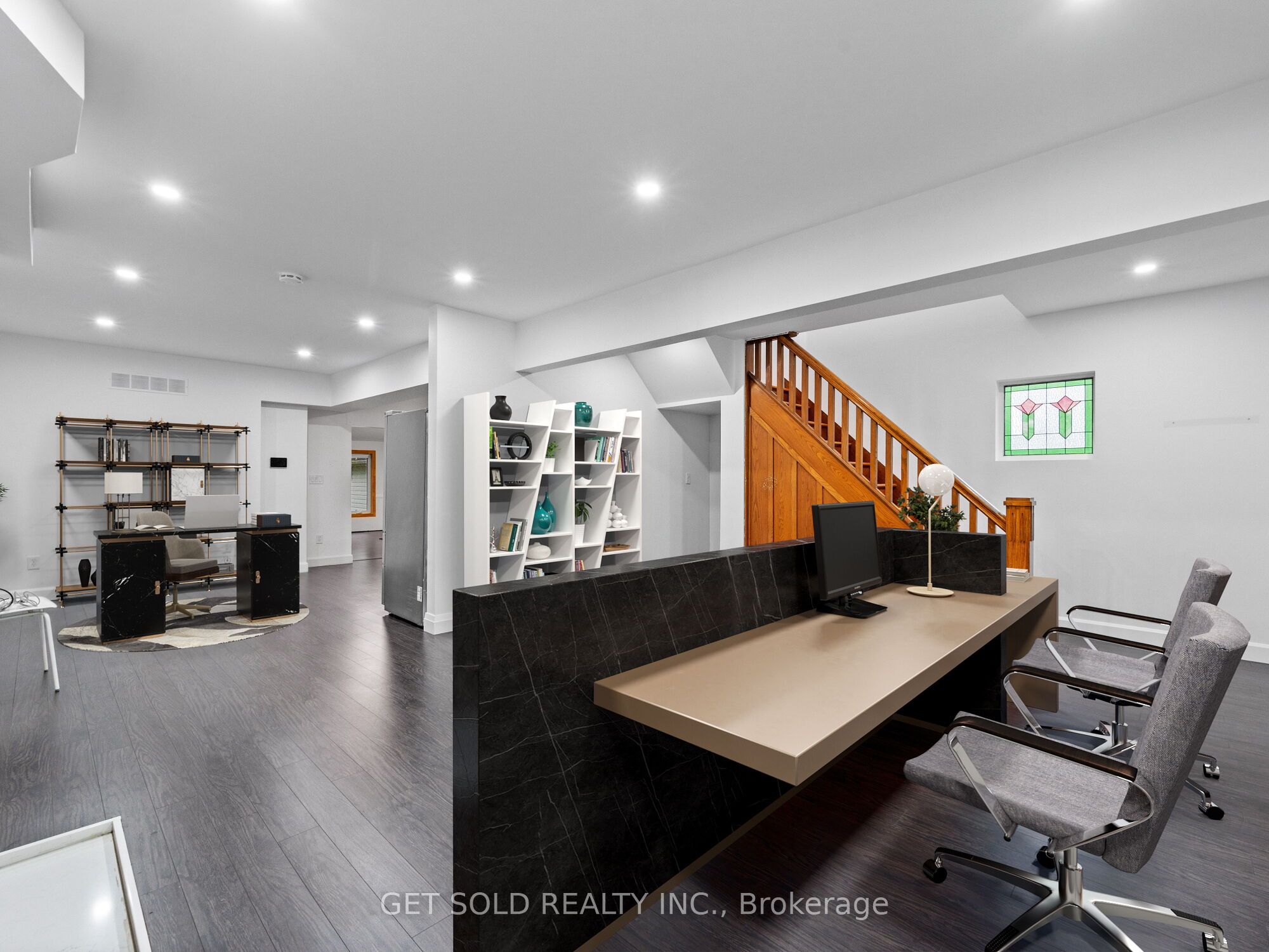 88 King Street W
