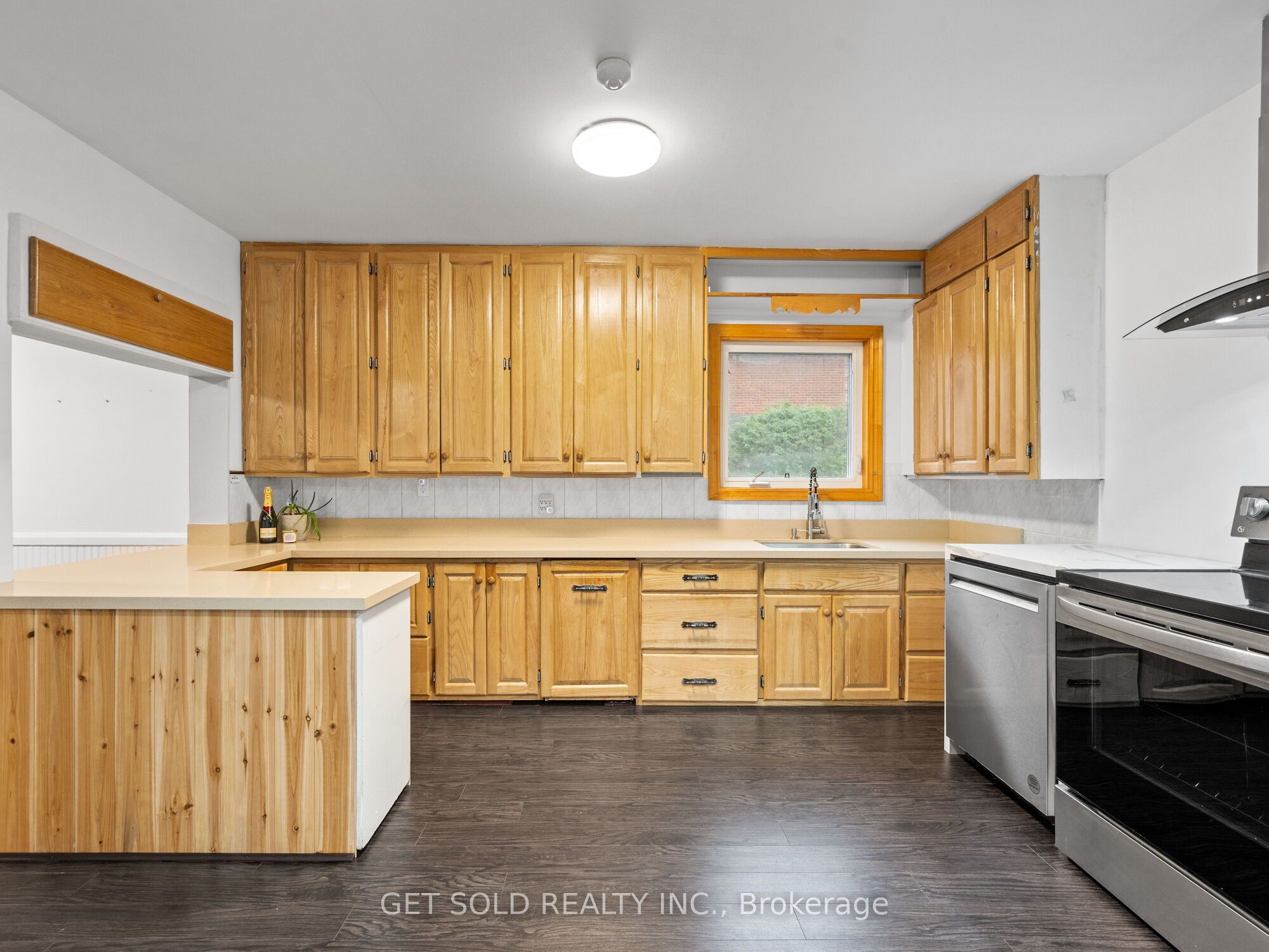 88 King Street W