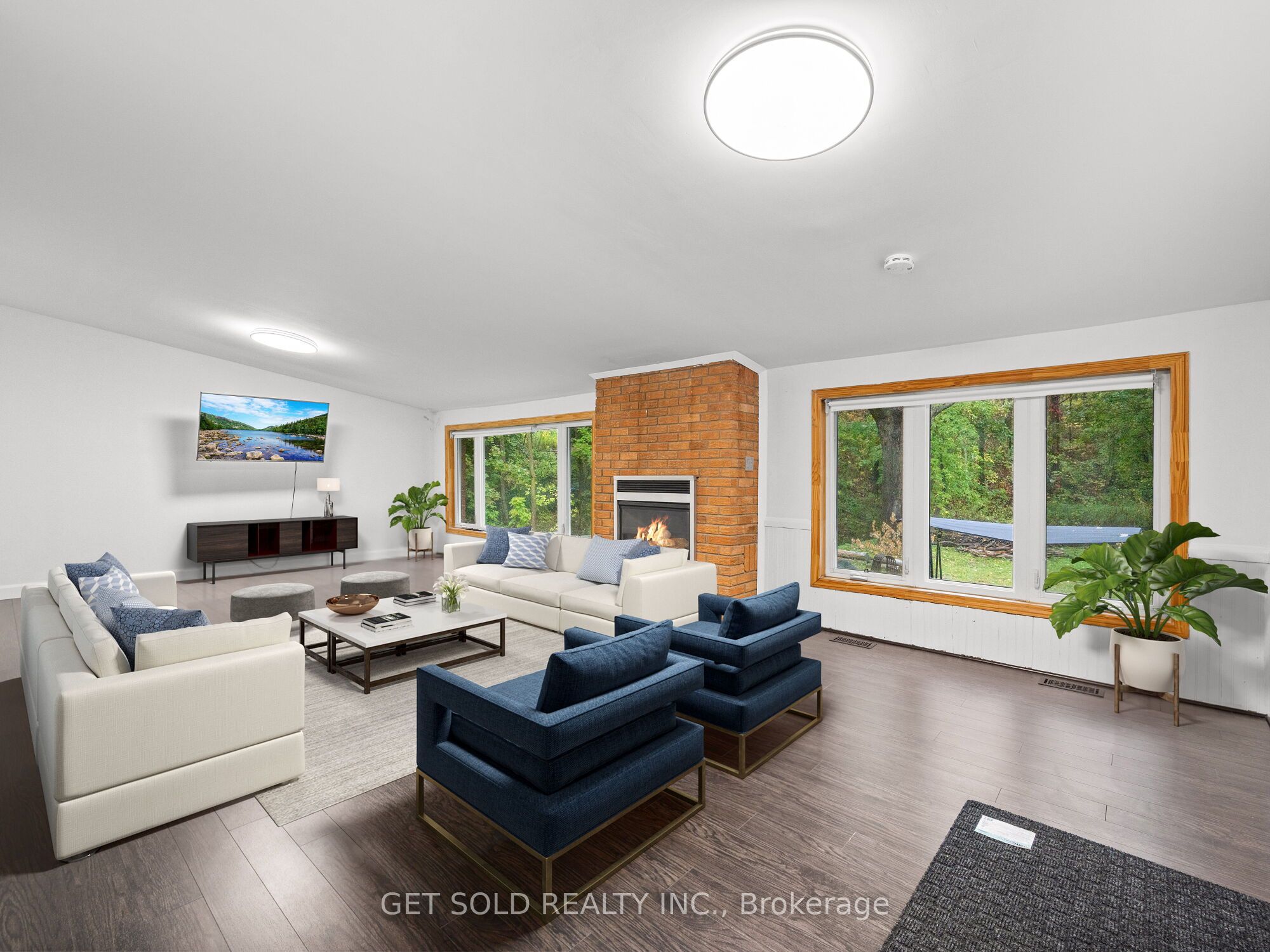 88 King Street W