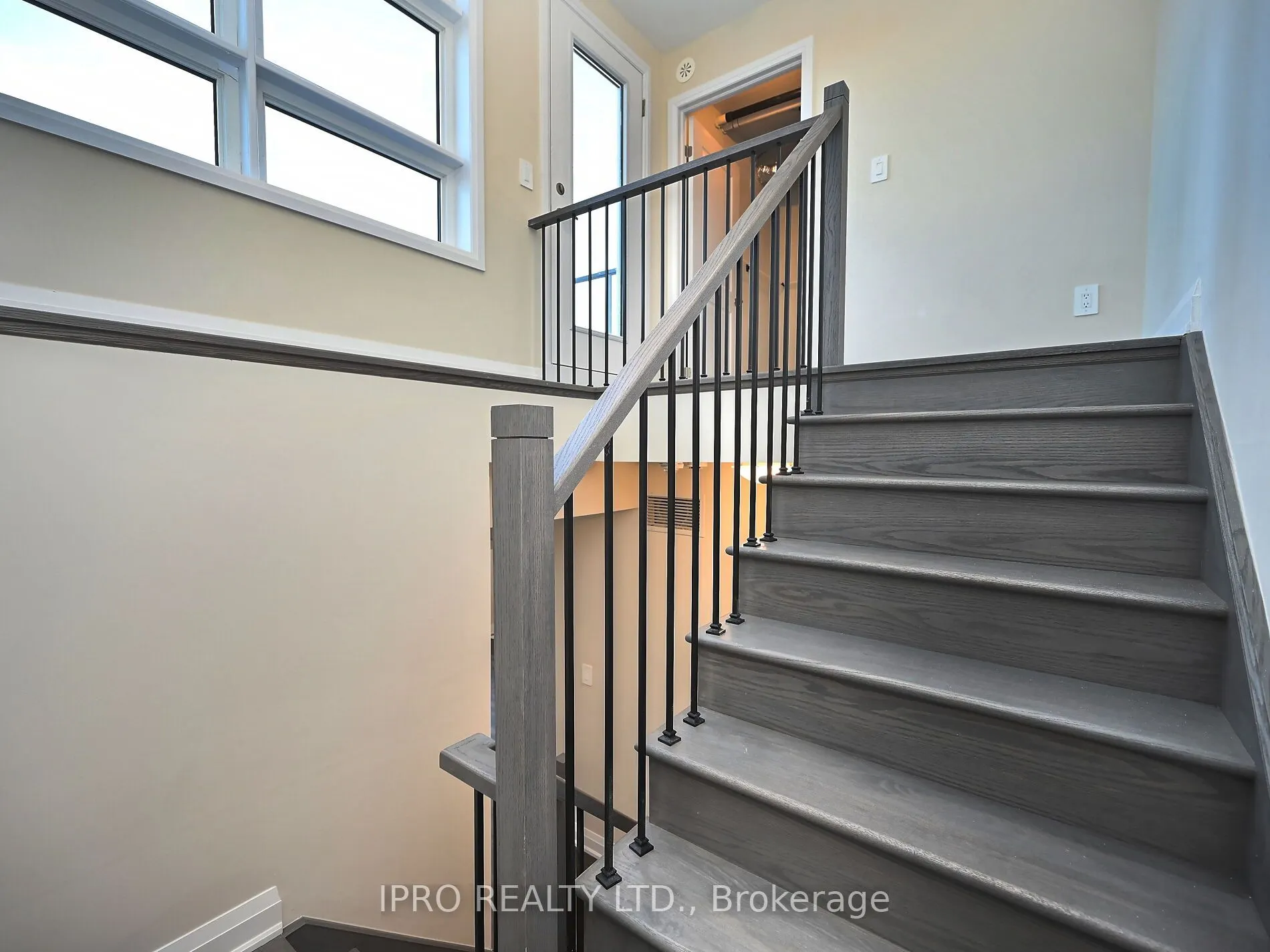 1573 Rose Way, #121