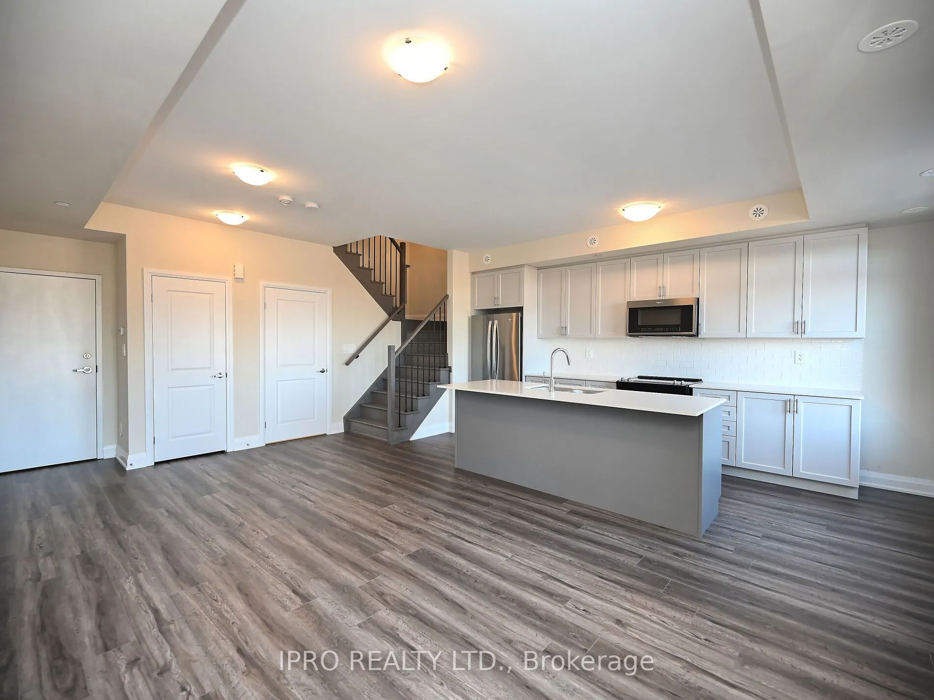 1573 Rose Way, #121