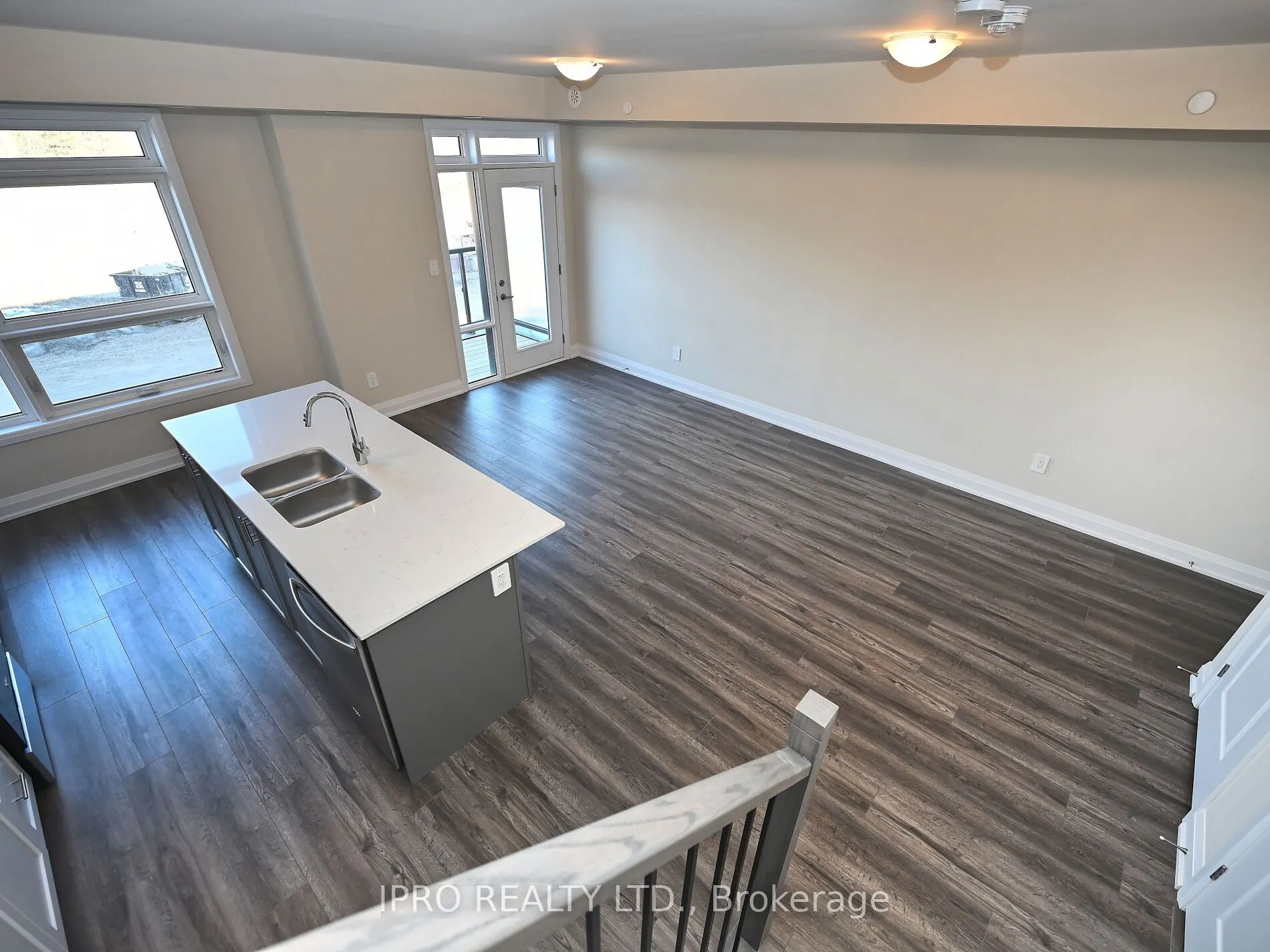 1573 Rose Way, #121