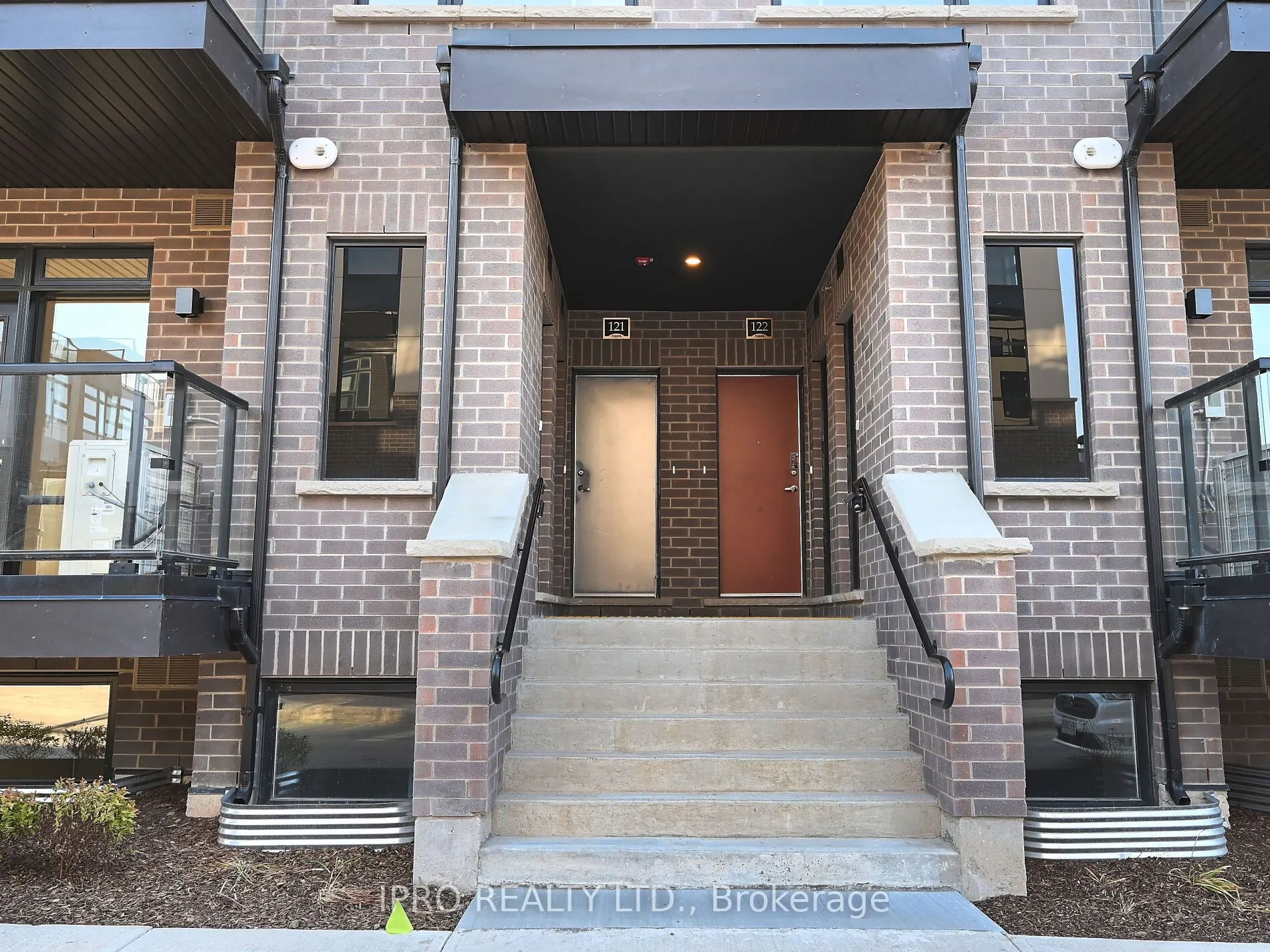 1573 Rose Way, #121