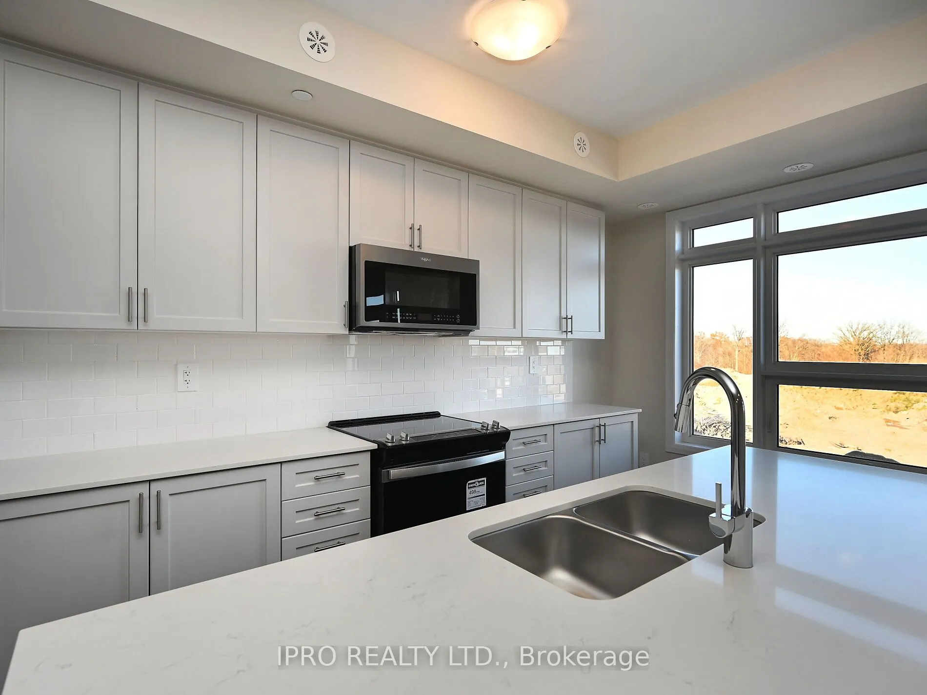 1573 Rose Way, #121