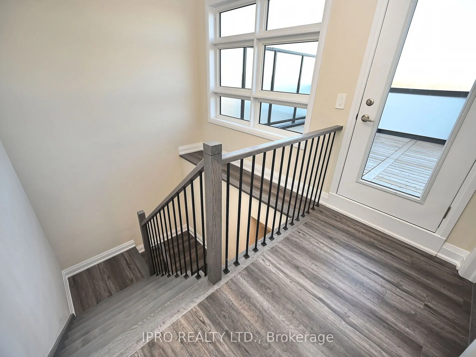 1573 Rose Way, #121