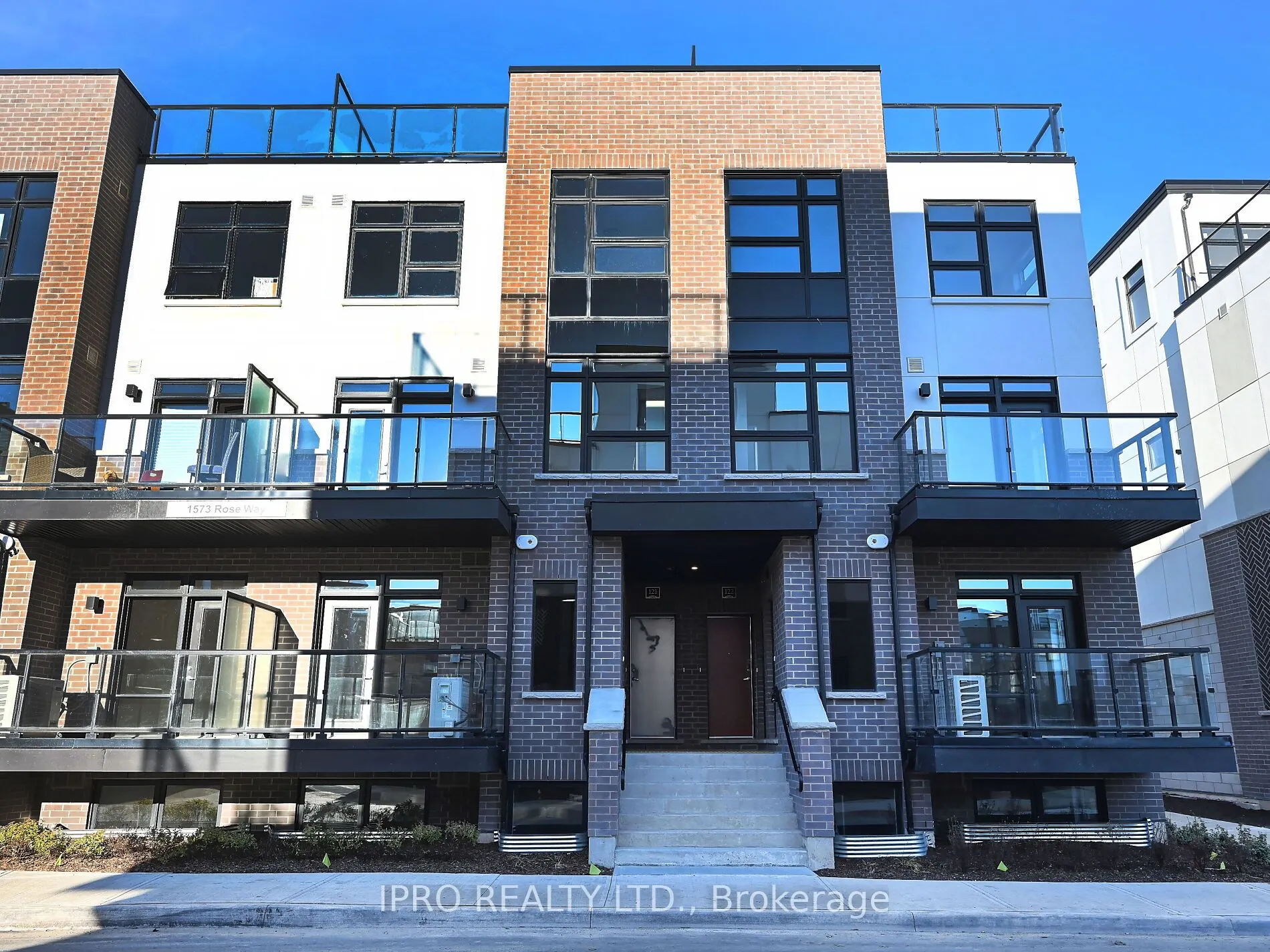 1573 Rose Way, #121