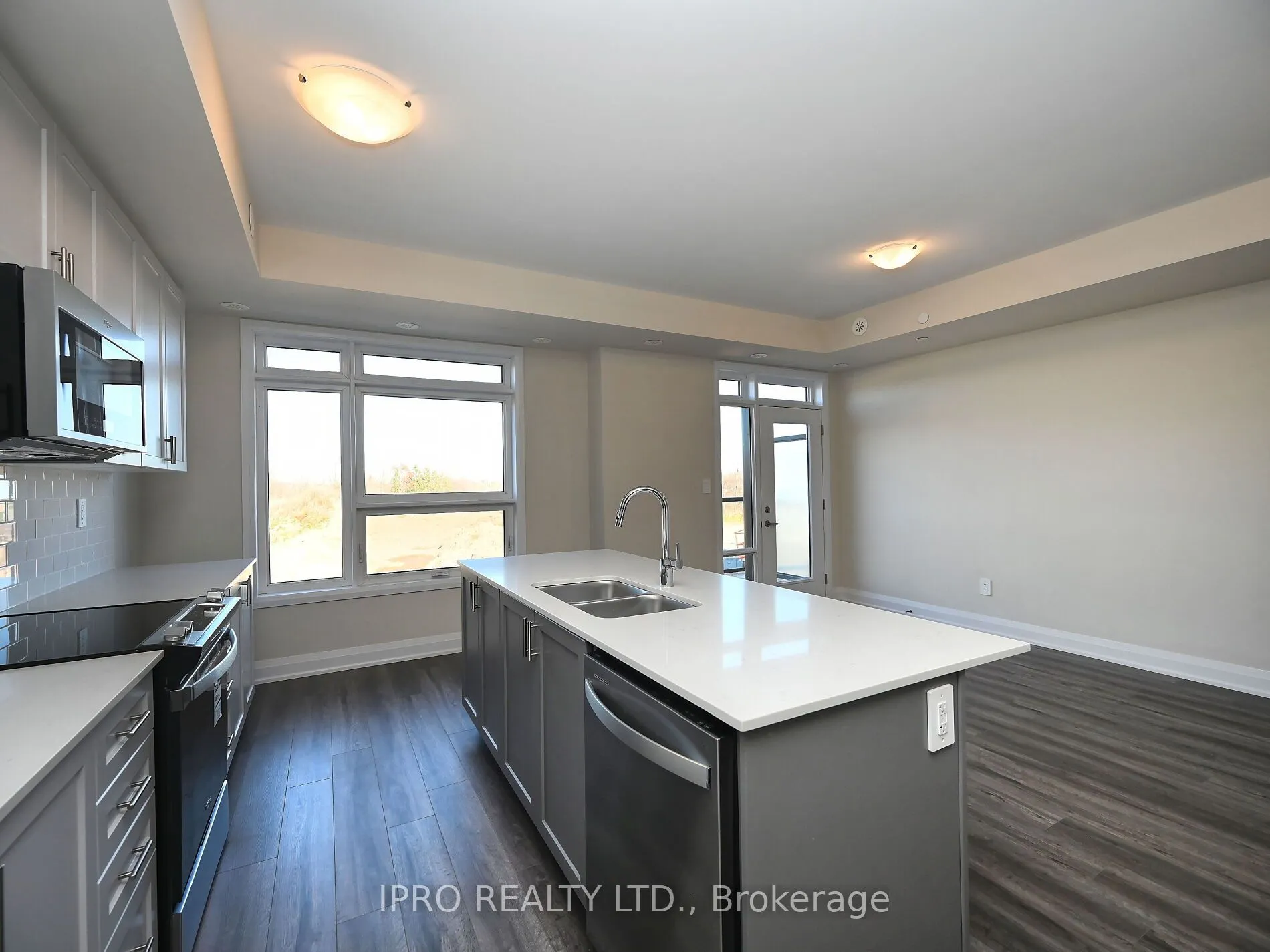 1573 Rose Way, #121
