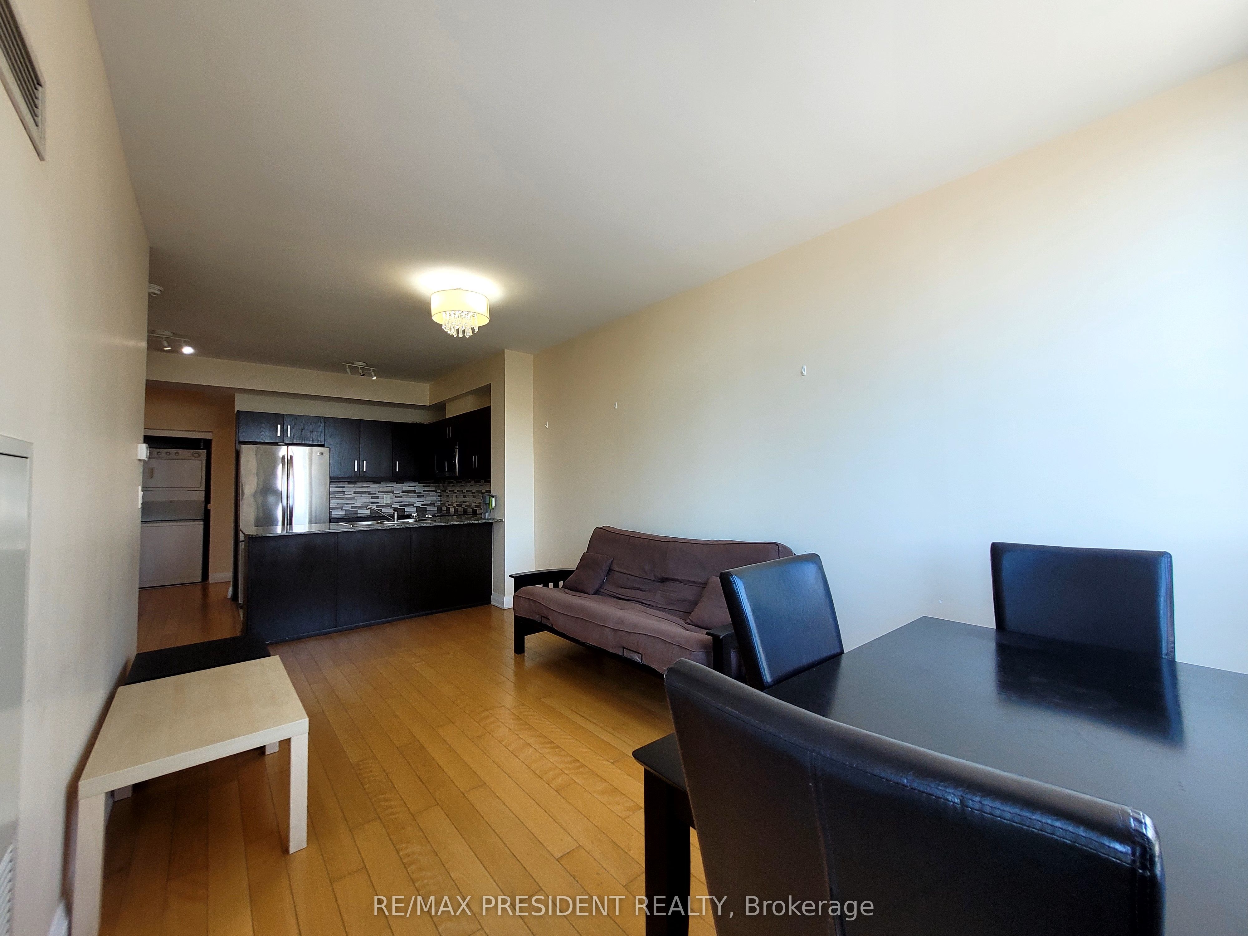 3504 Hurontario Street E, #801