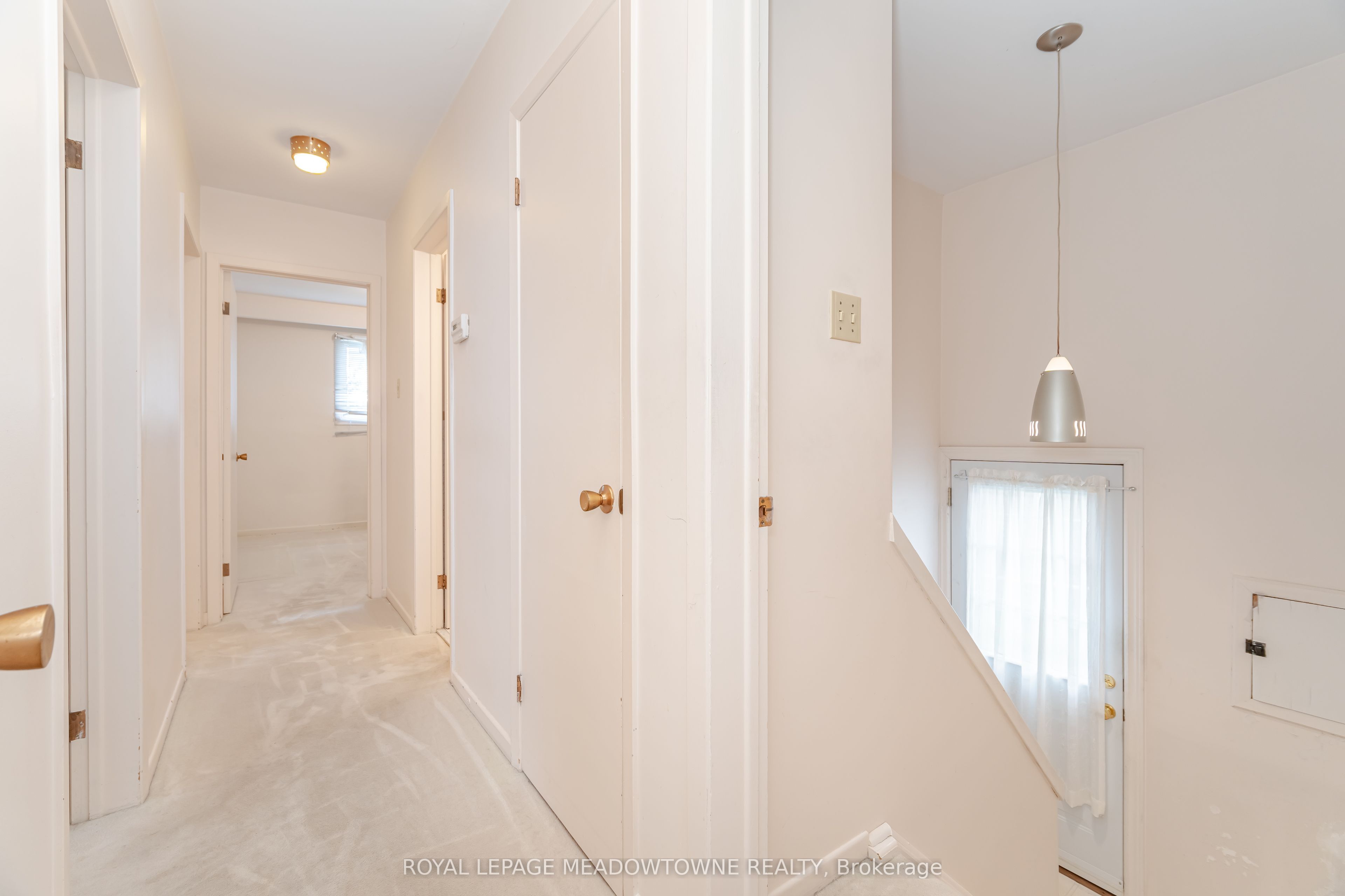 655 Netherton Crescent