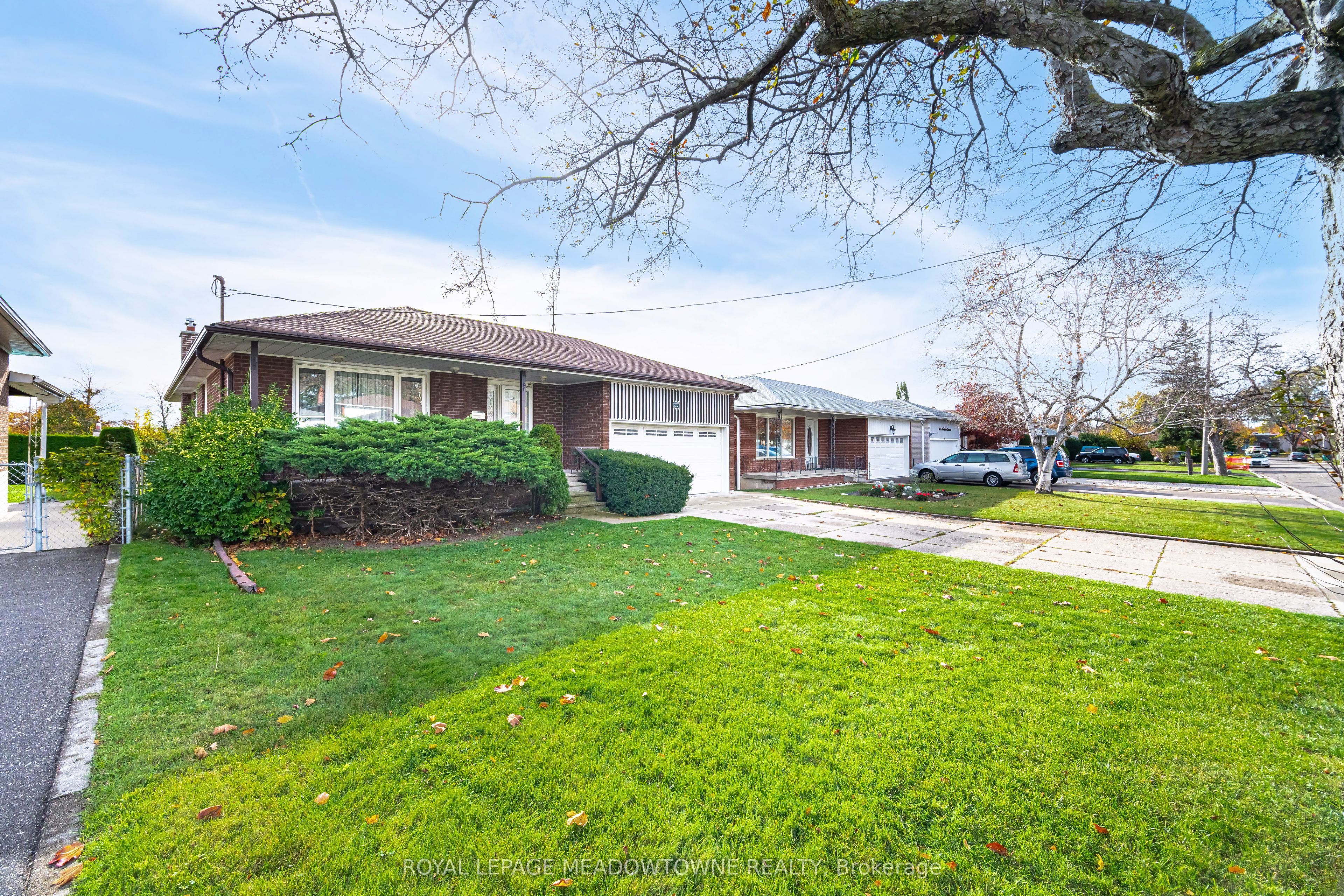 655 Netherton Crescent