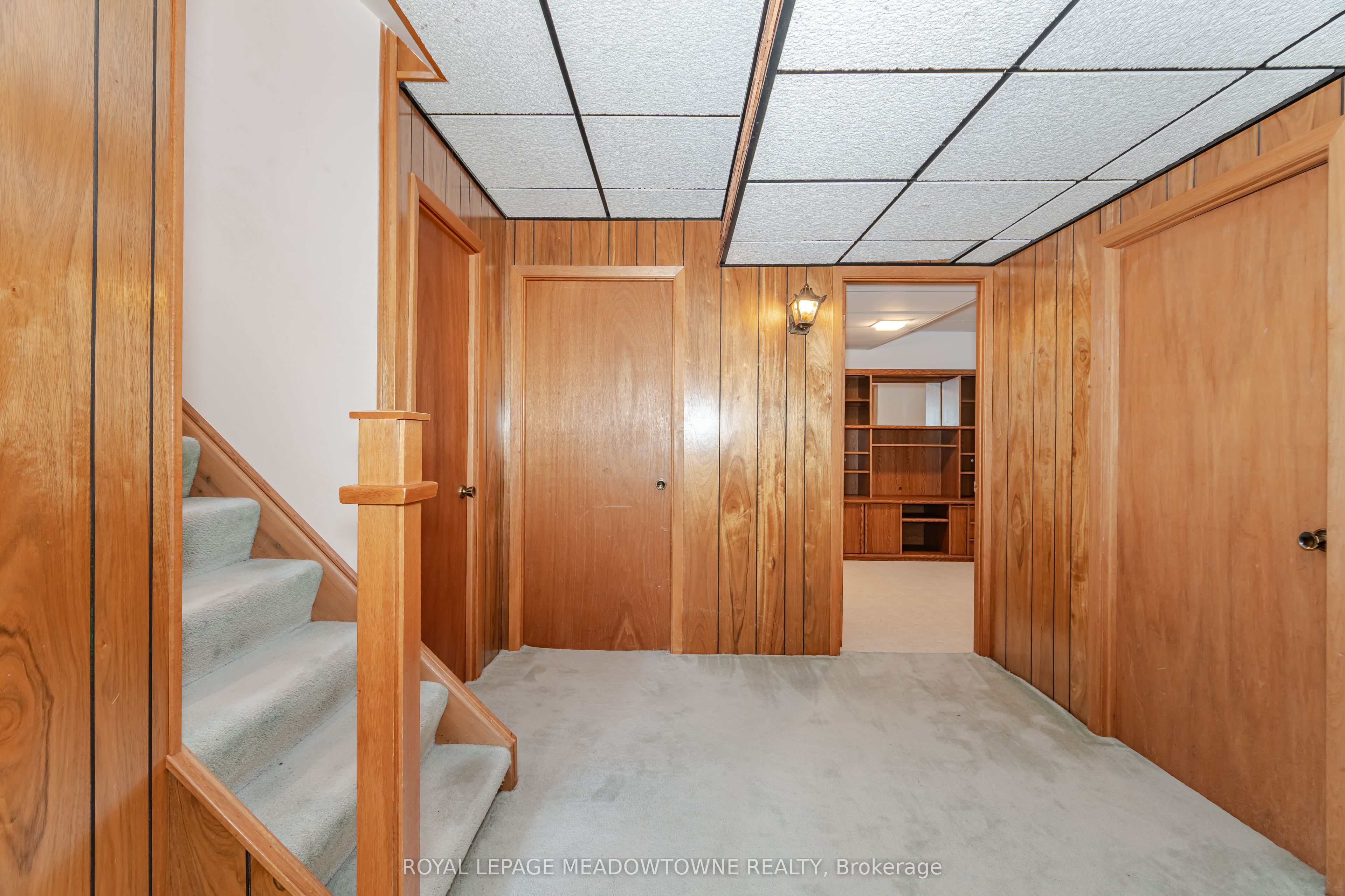 655 Netherton Crescent