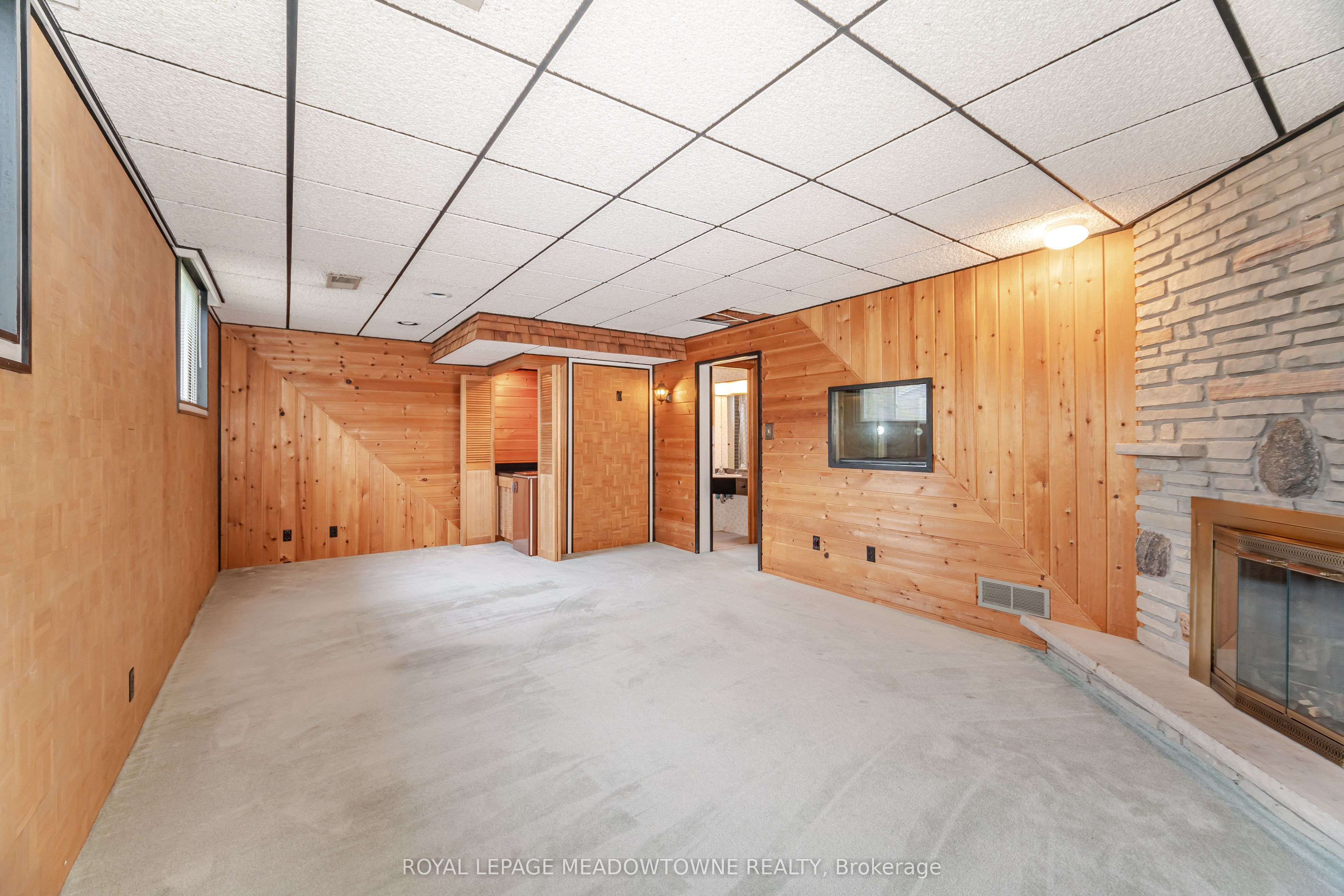 655 Netherton Crescent