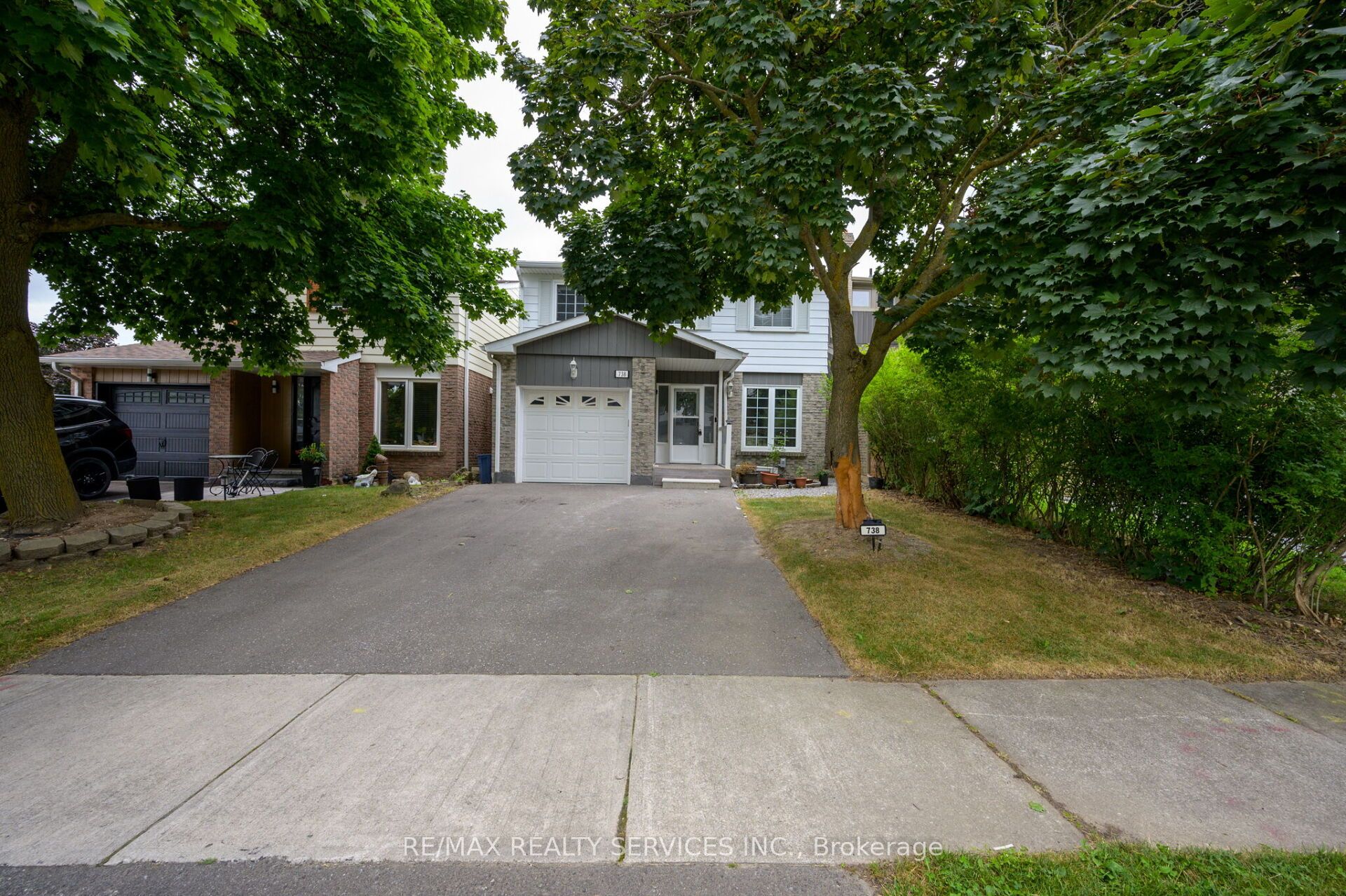 738 Briar Crescent
