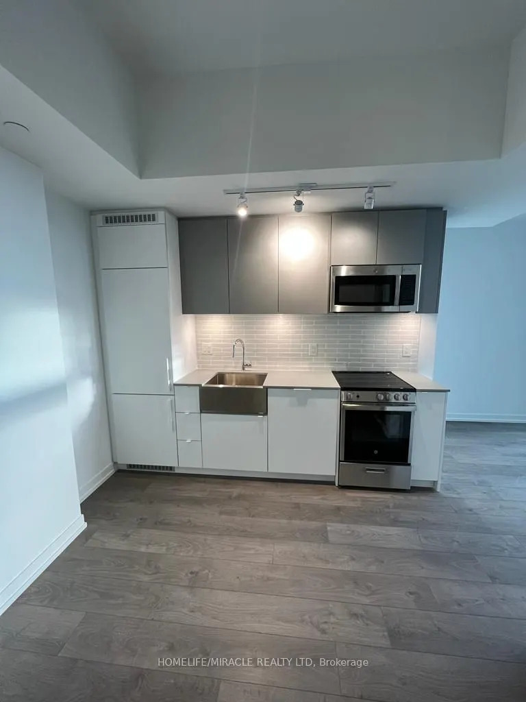 270 Dufferin Street #914