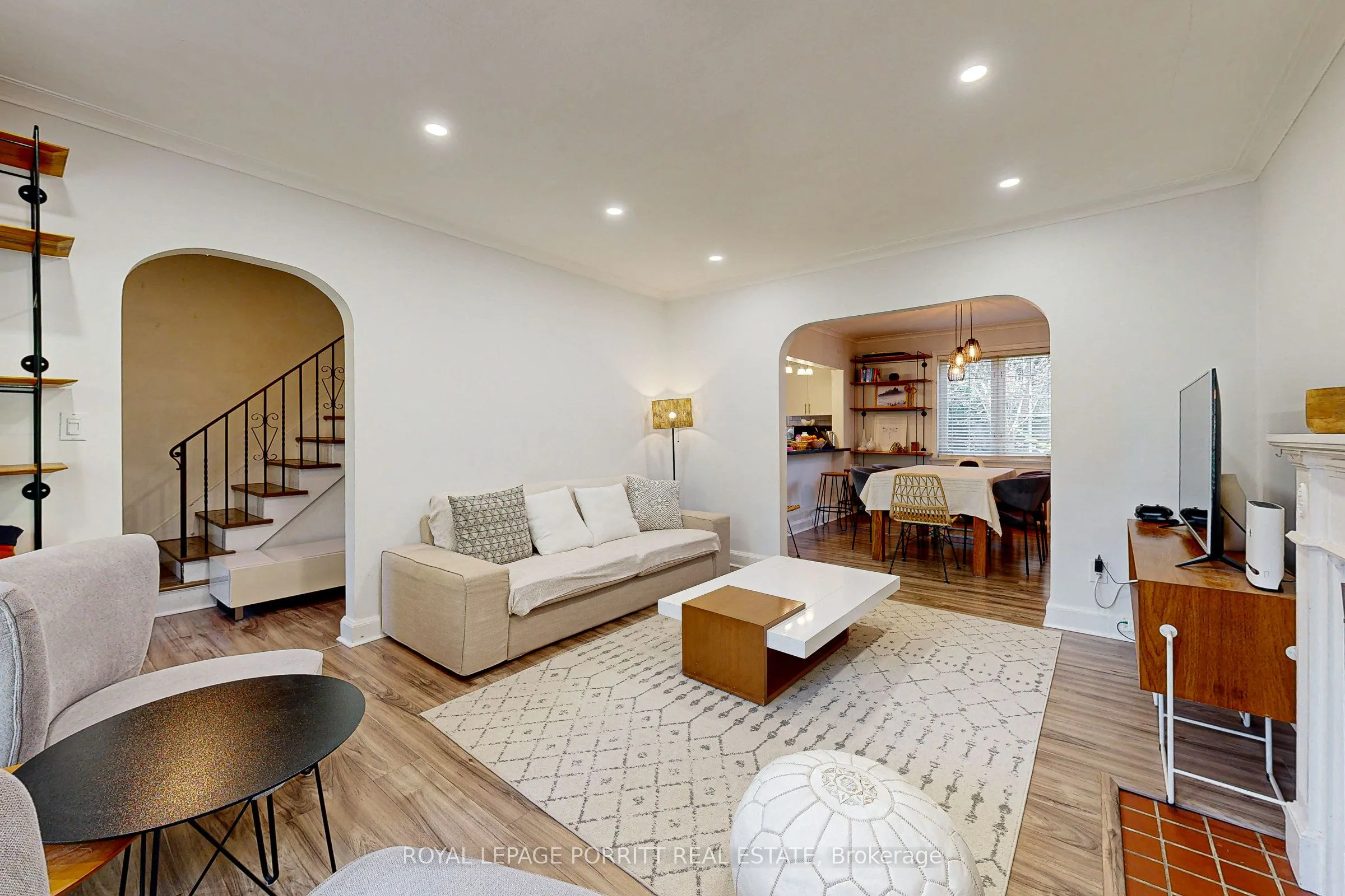 110 Prince Edward Drive S