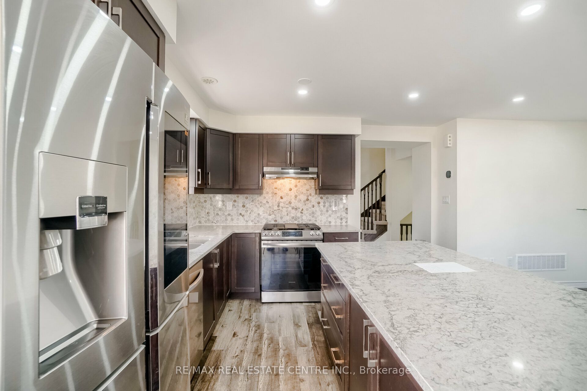 875 Sumac Crescent