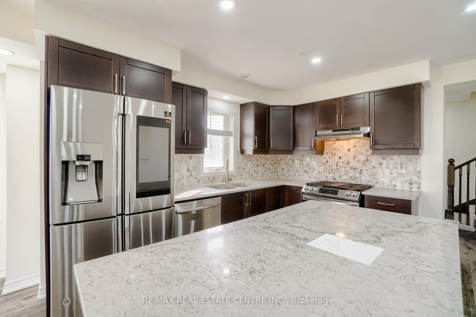 875 Sumac Crescent