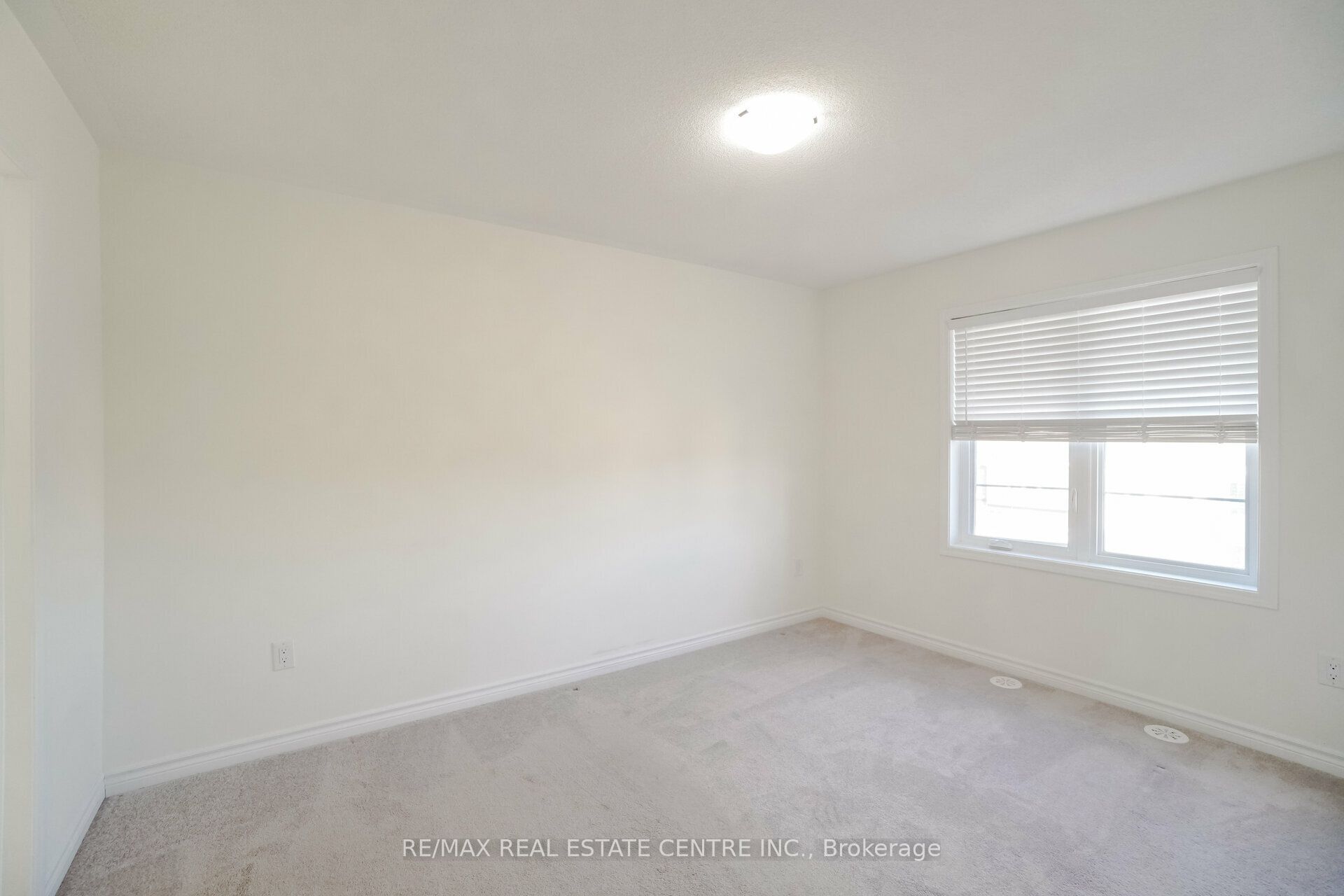 875 Sumac Crescent