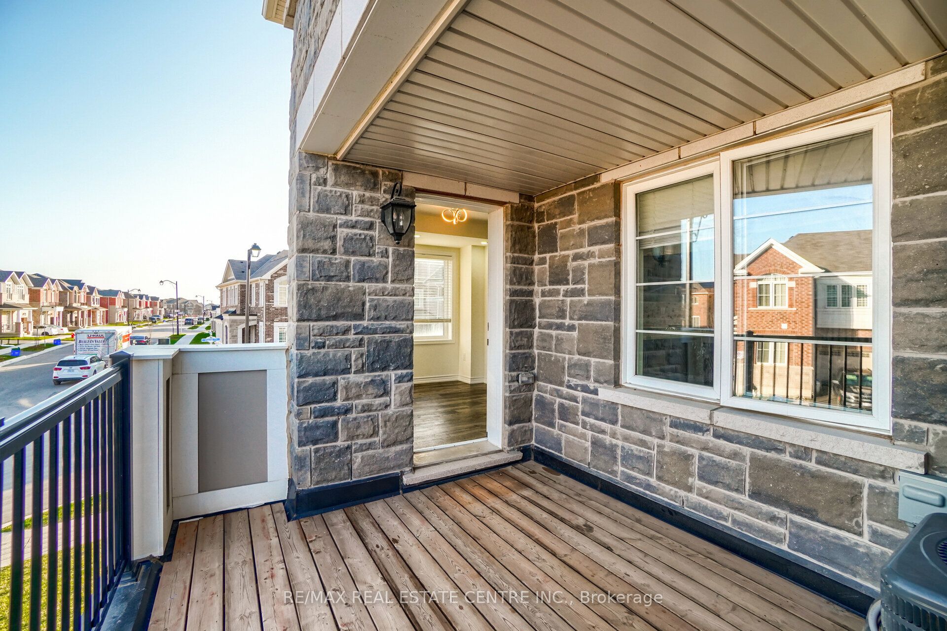875 Sumac Crescent