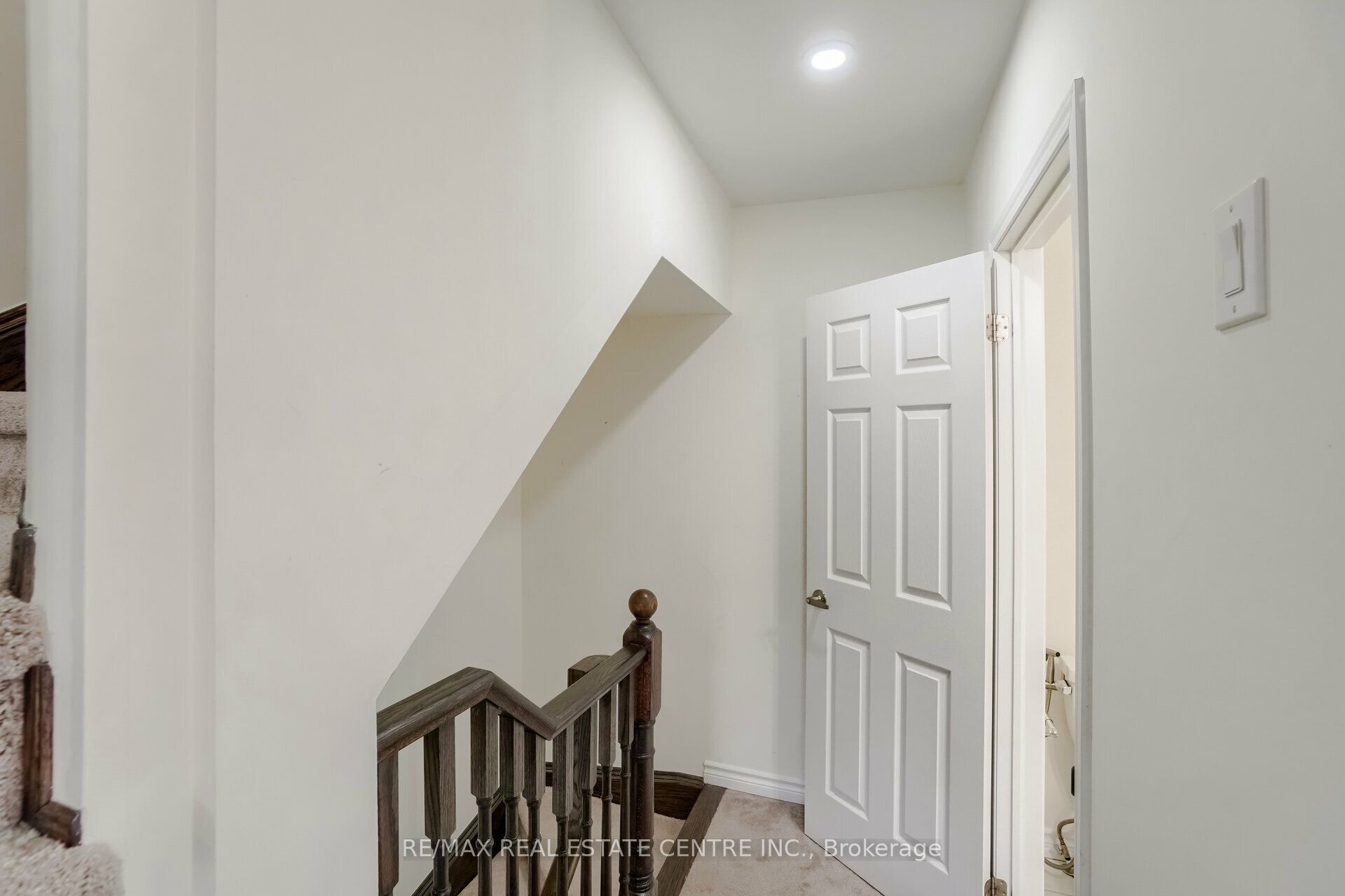 875 Sumac Crescent