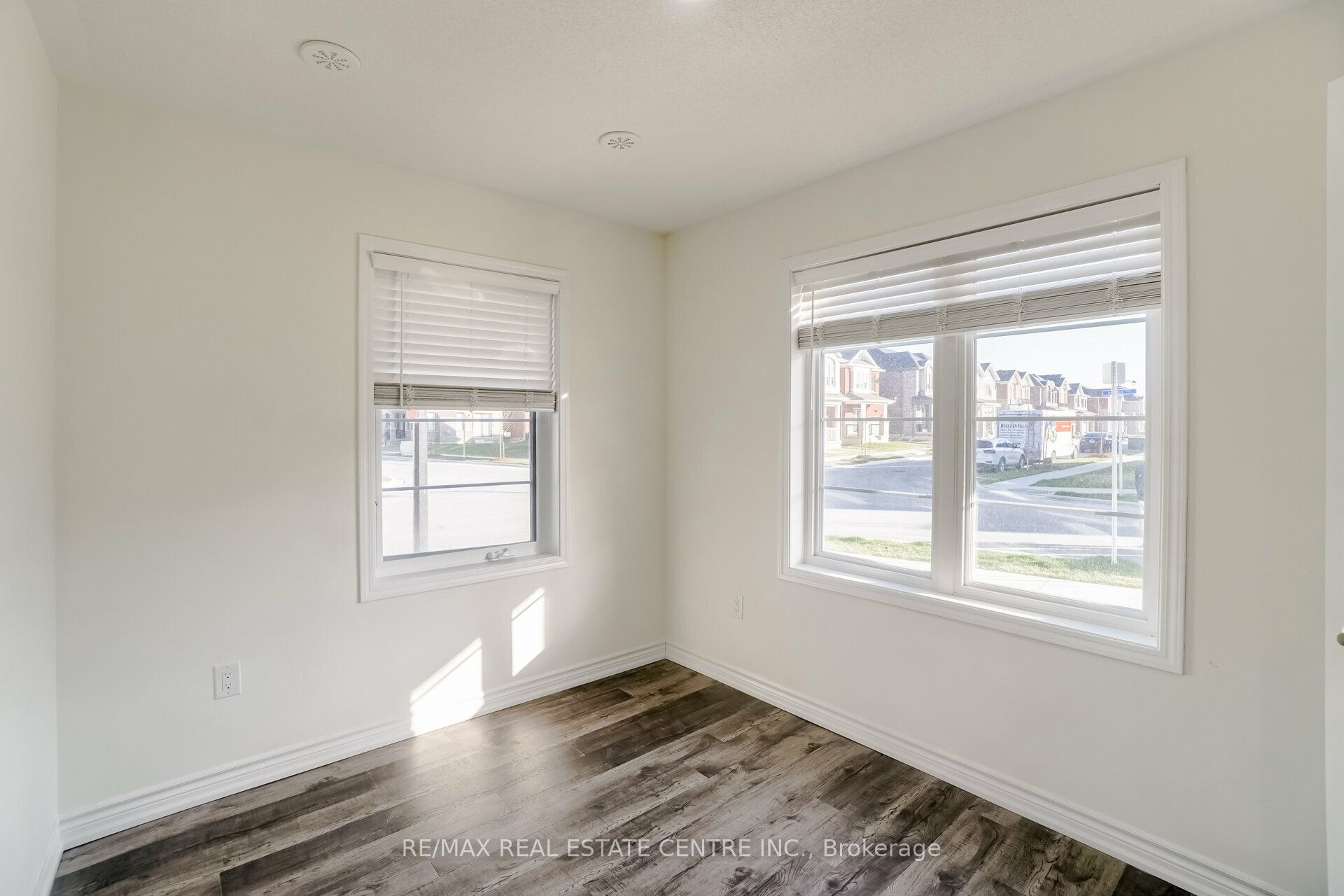 875 Sumac Crescent