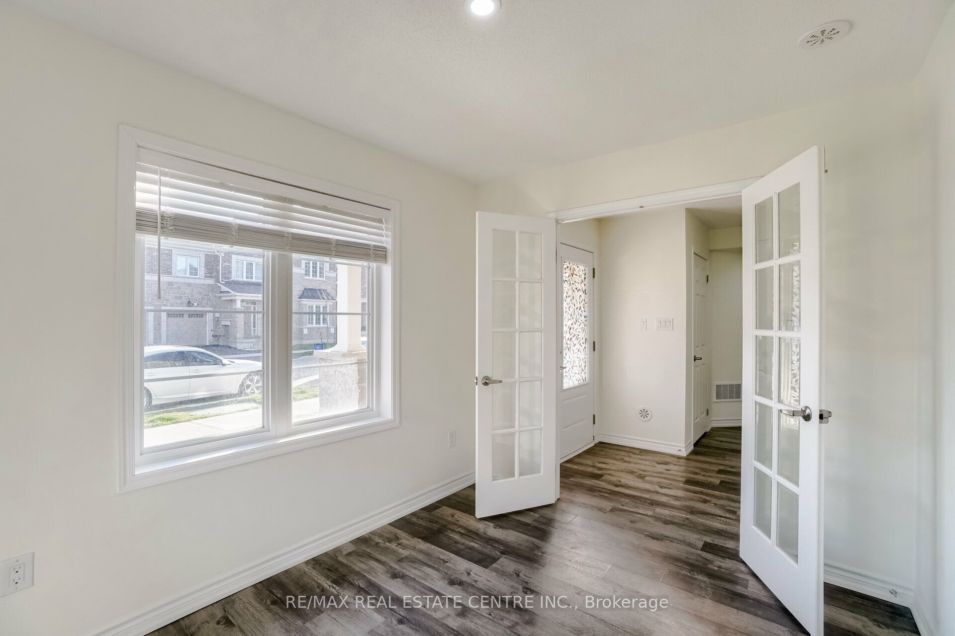 875 Sumac Crescent