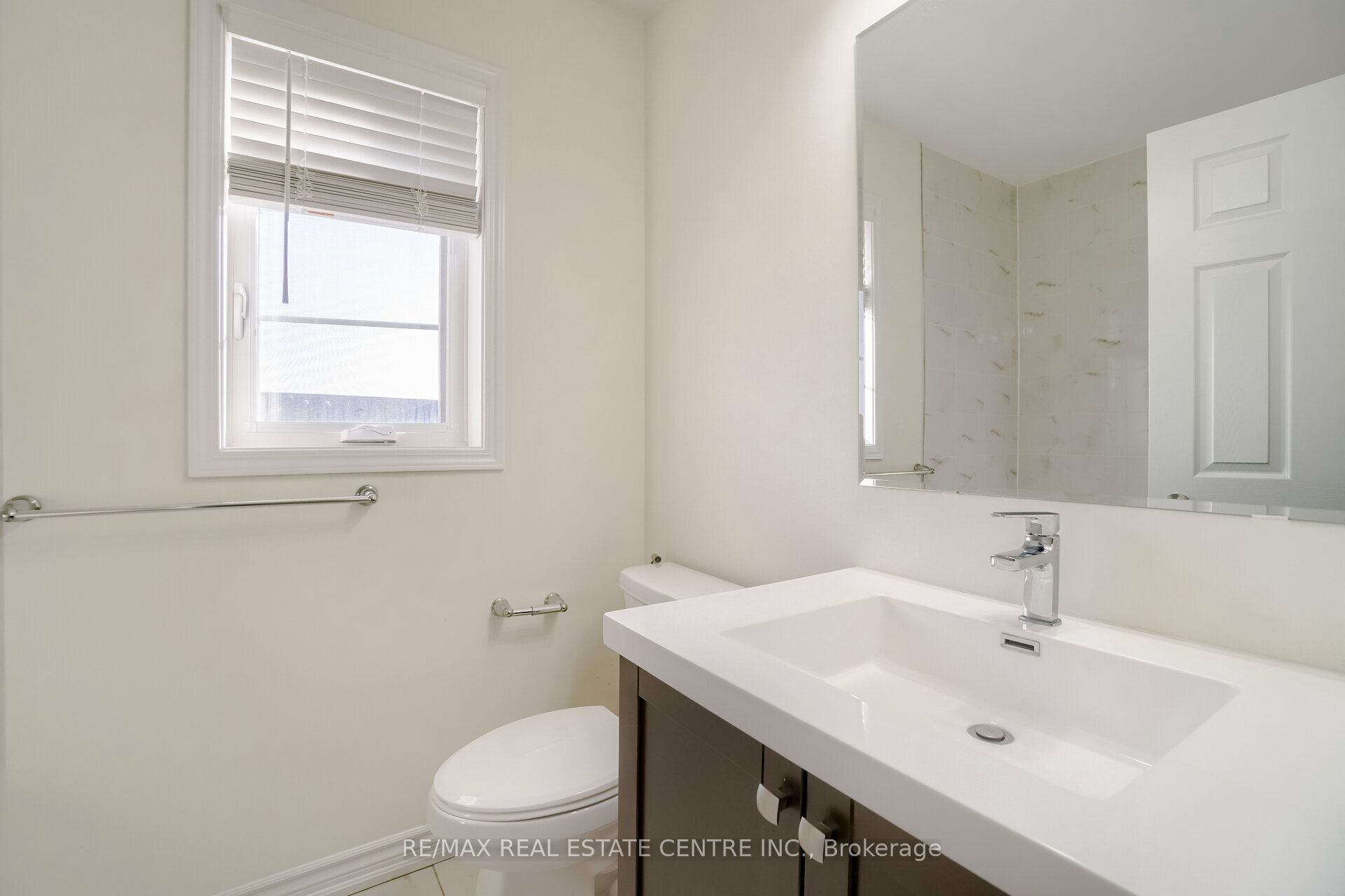 875 Sumac Crescent
