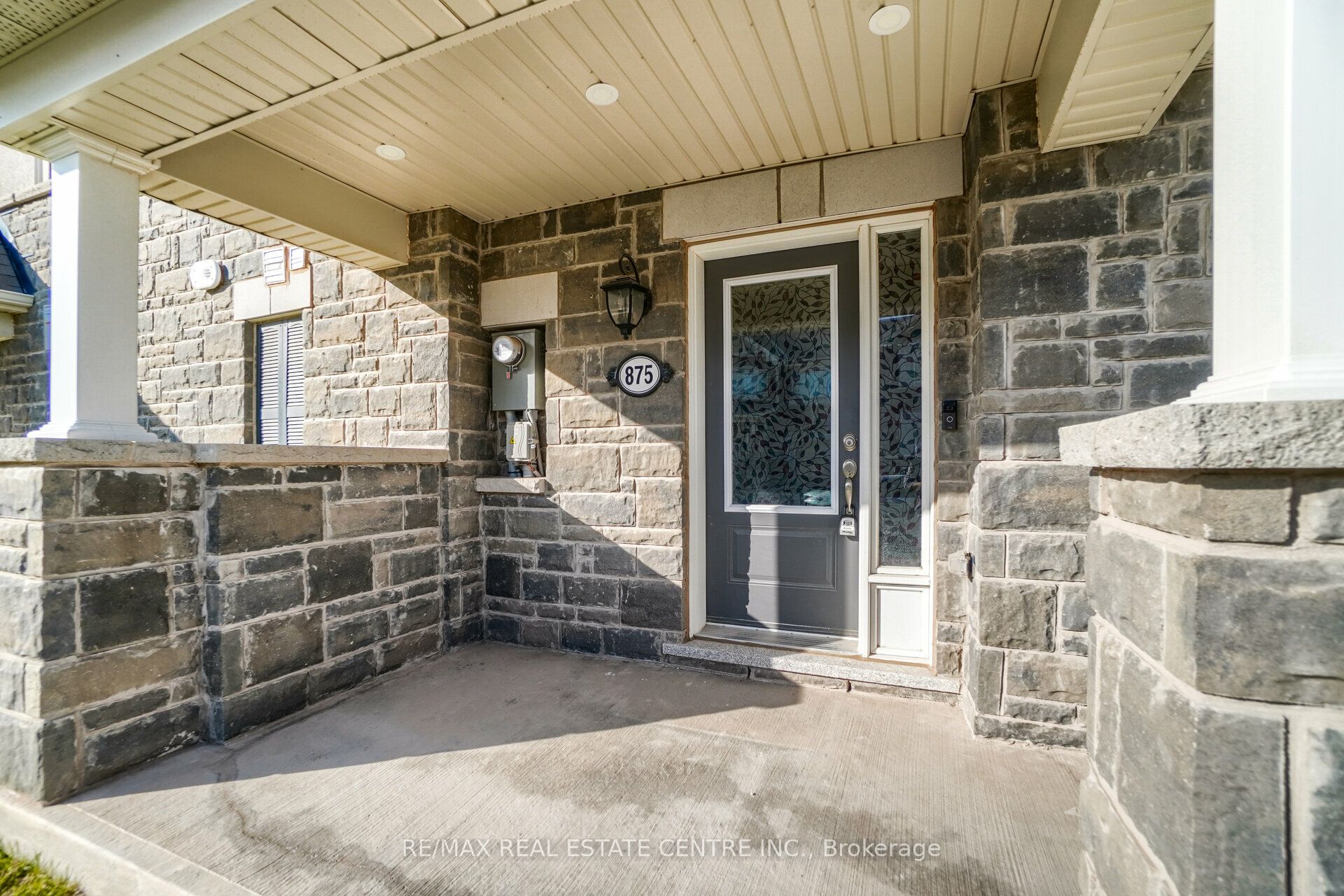 875 Sumac Crescent