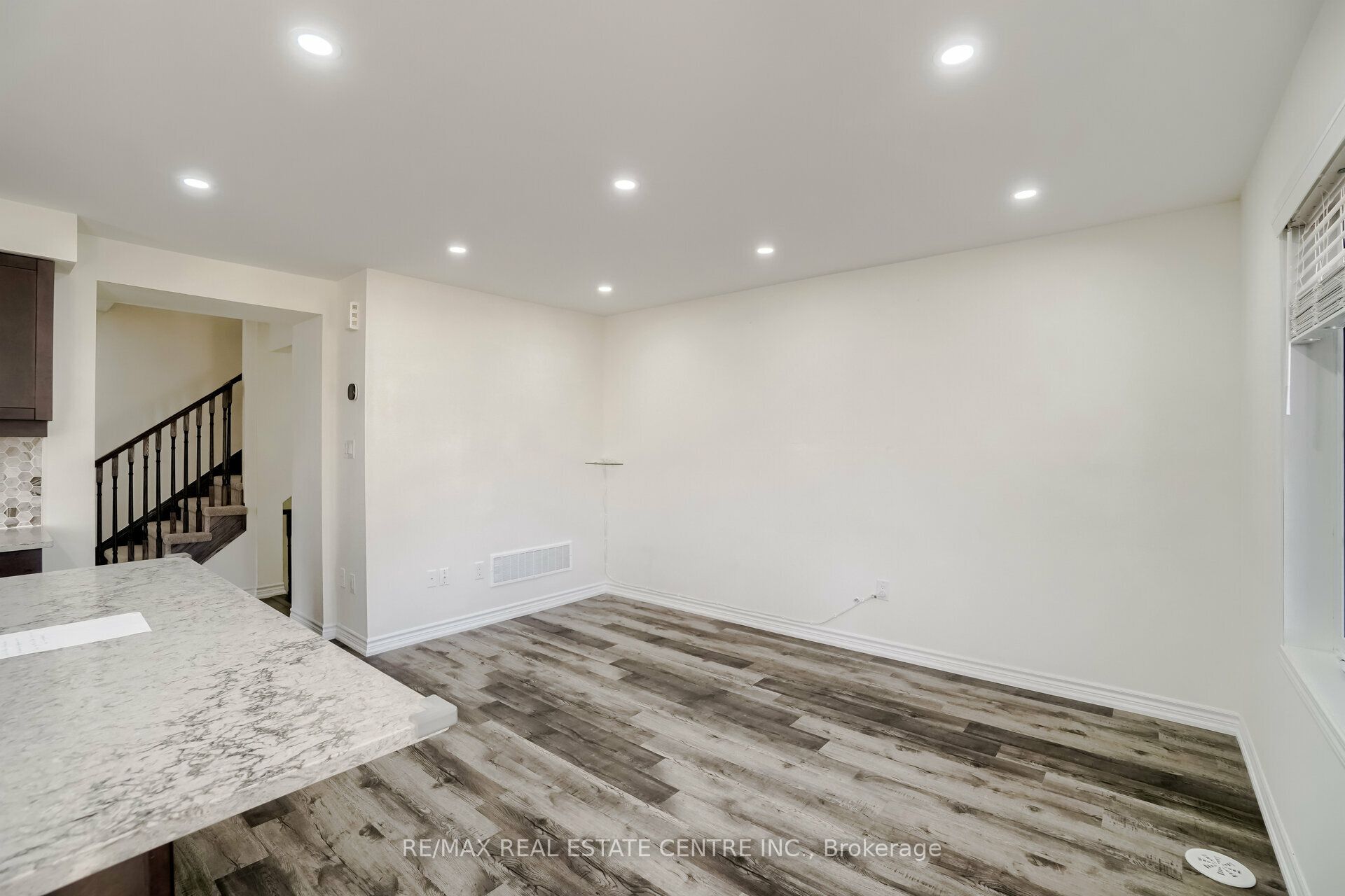 875 Sumac Crescent