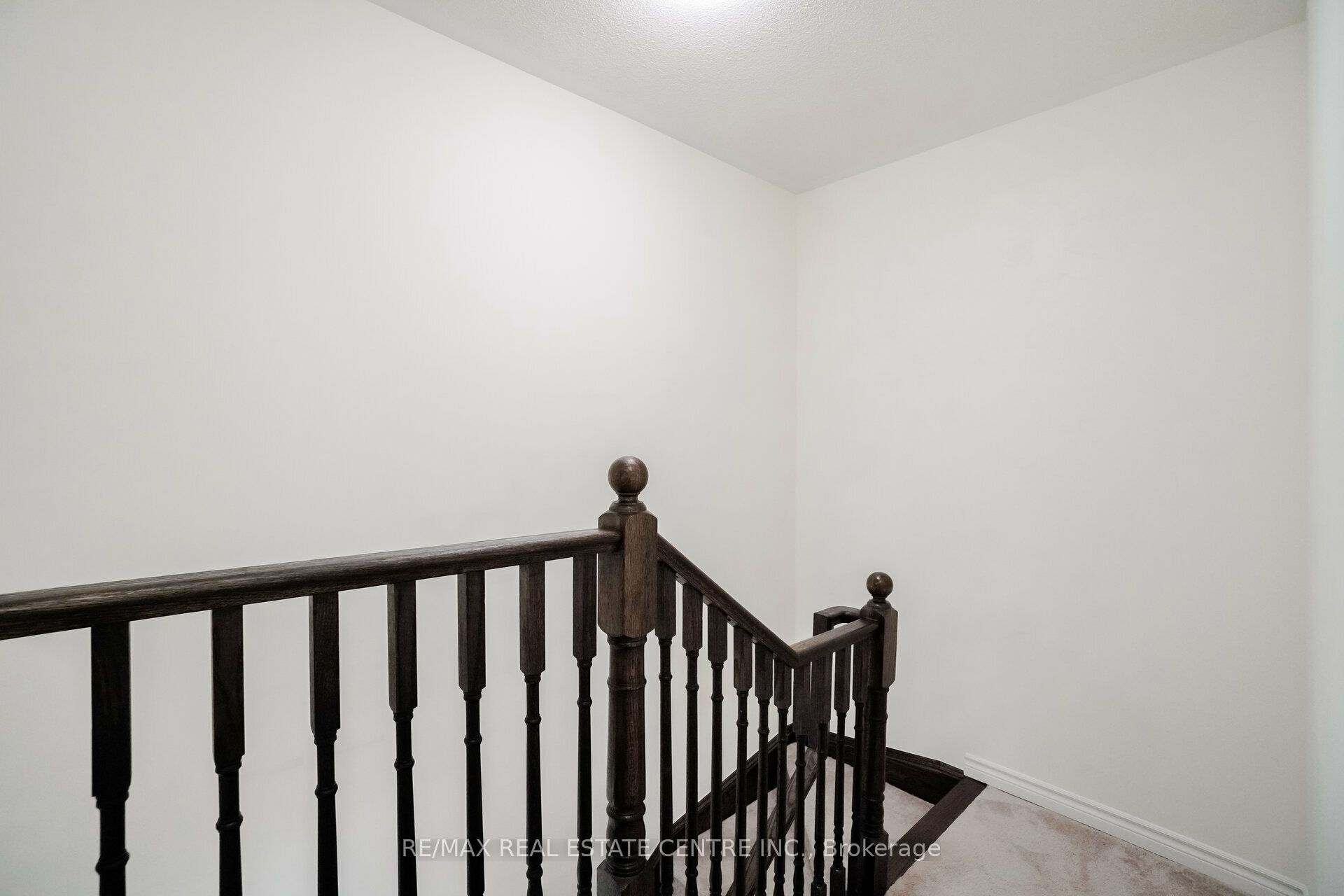 875 Sumac Crescent