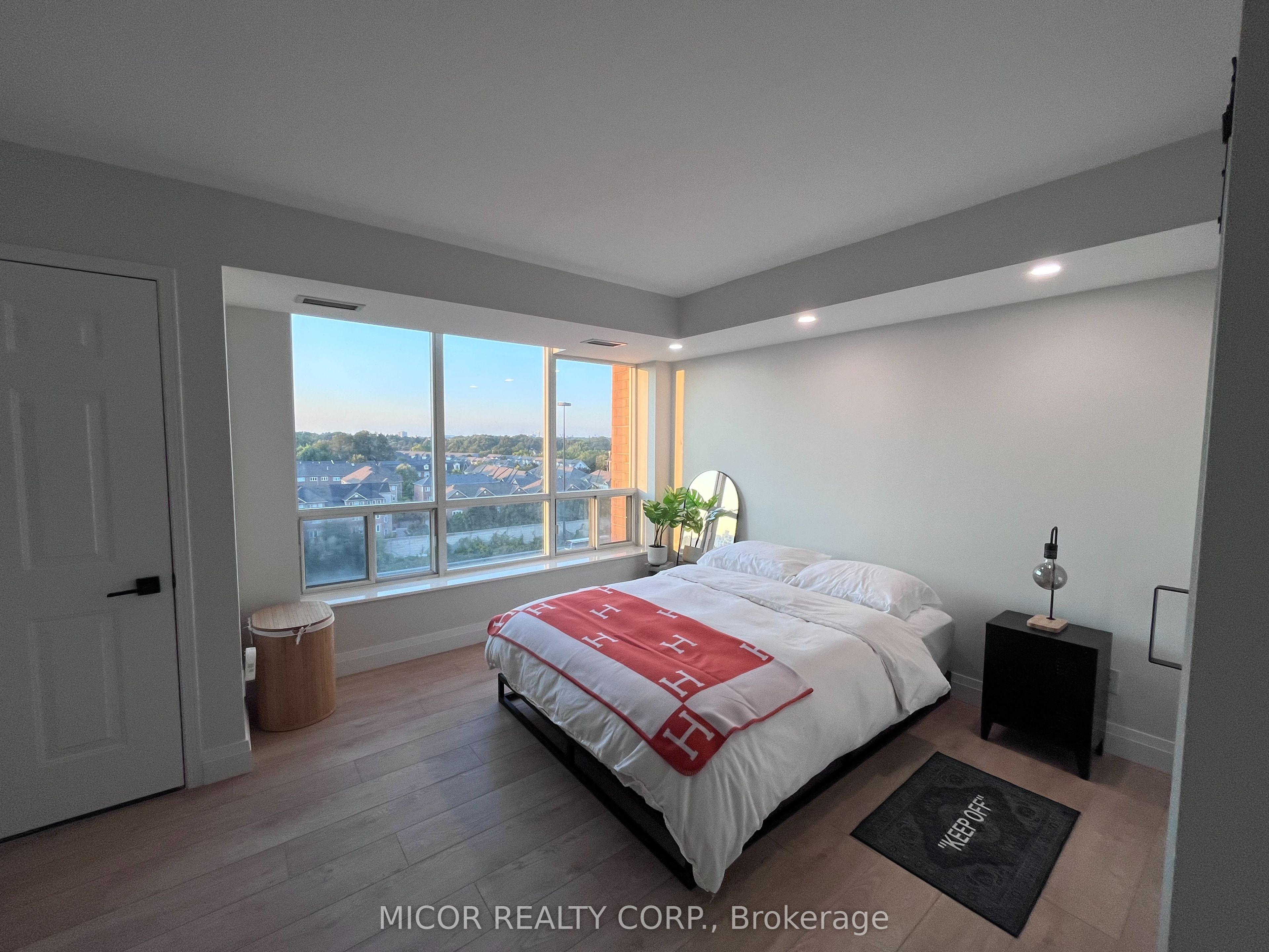 190 Manitoba Street, #1002