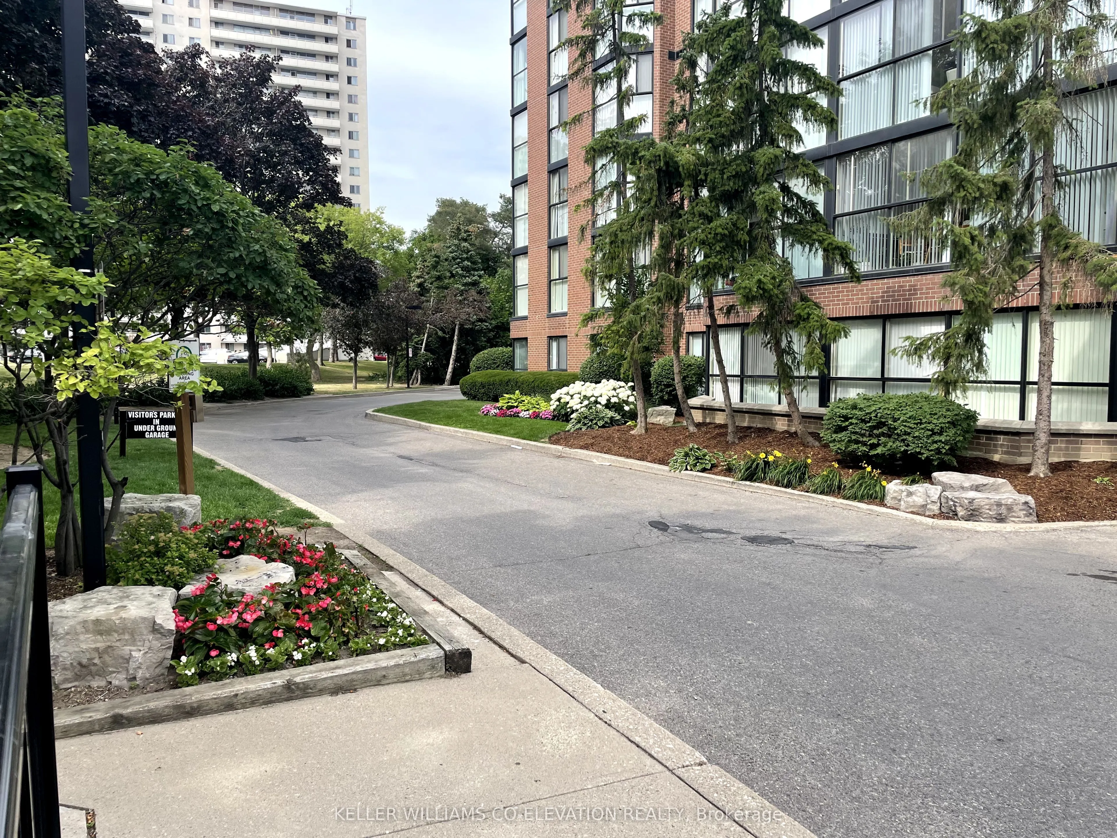 2091 Hurontario Street, #707