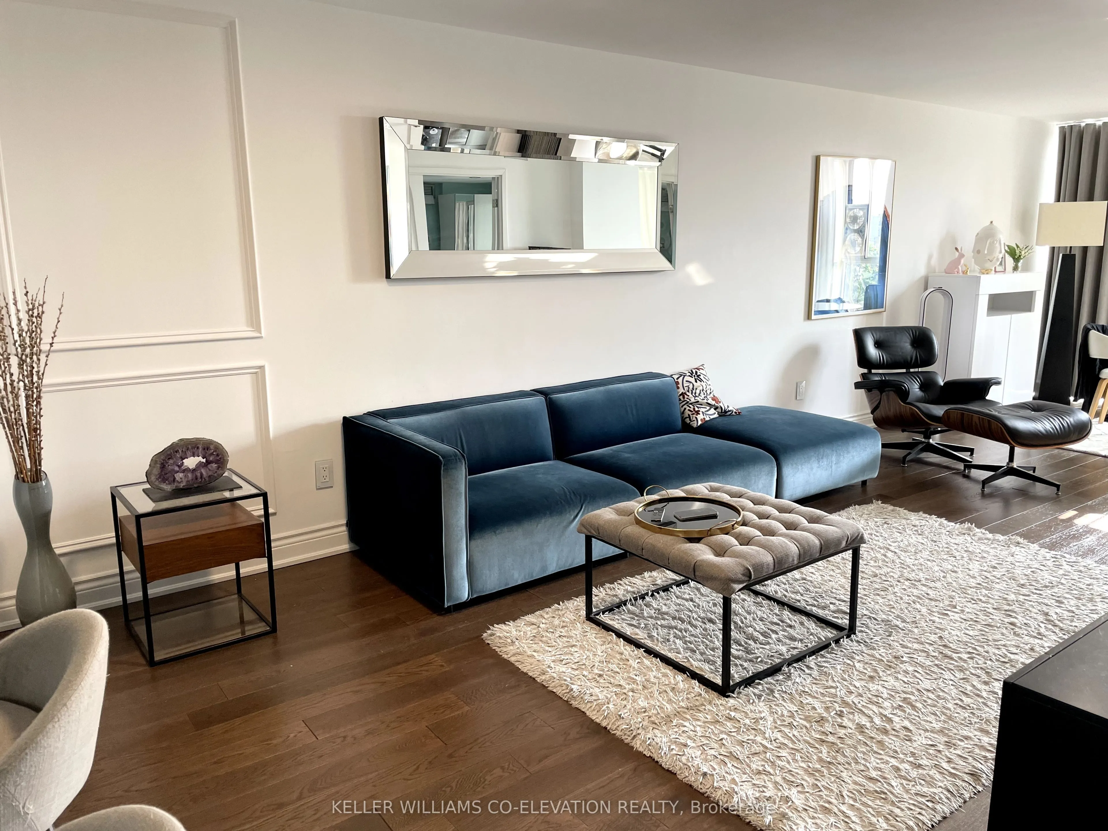 2091 Hurontario Street, #707