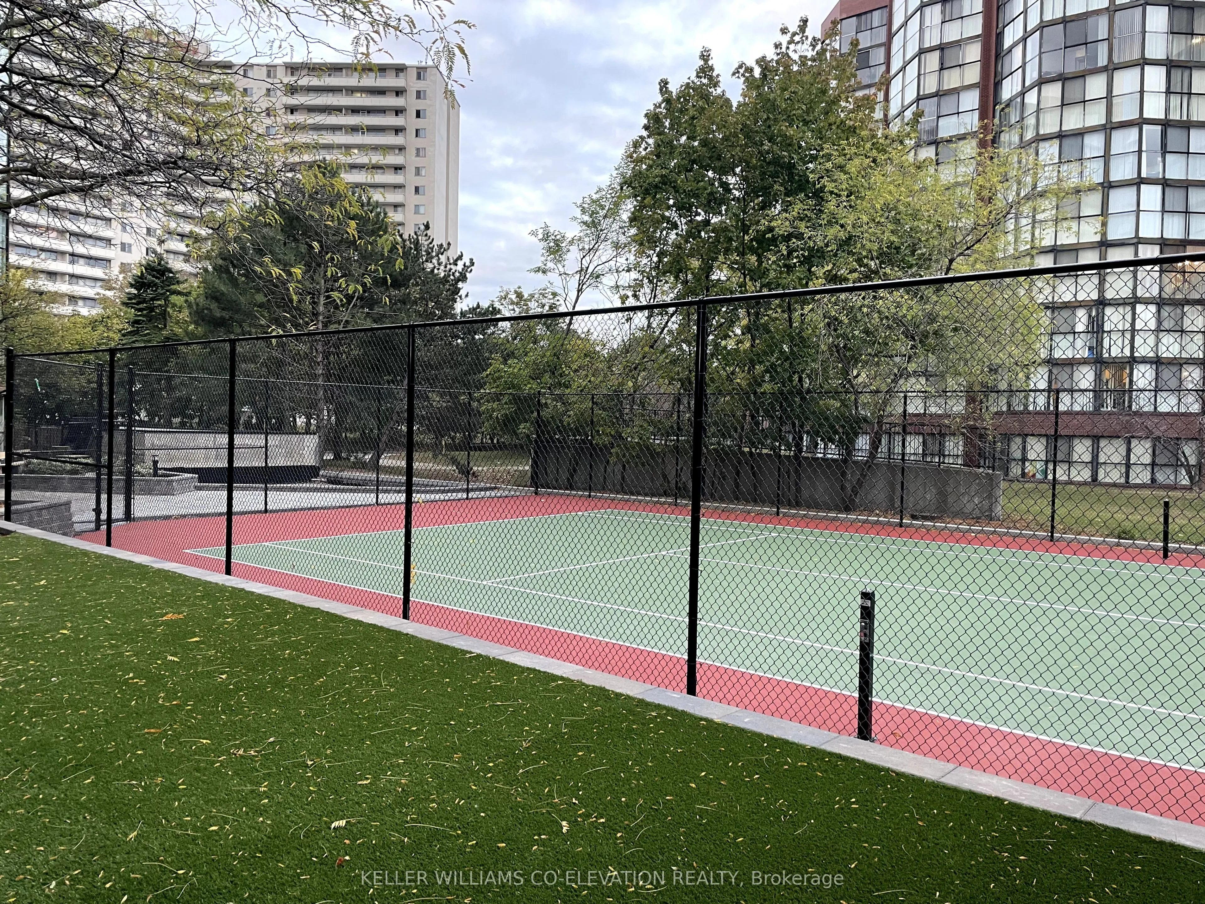 2091 Hurontario Street, #707