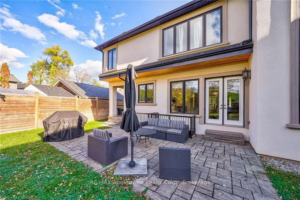 390 SANDHURST Drive